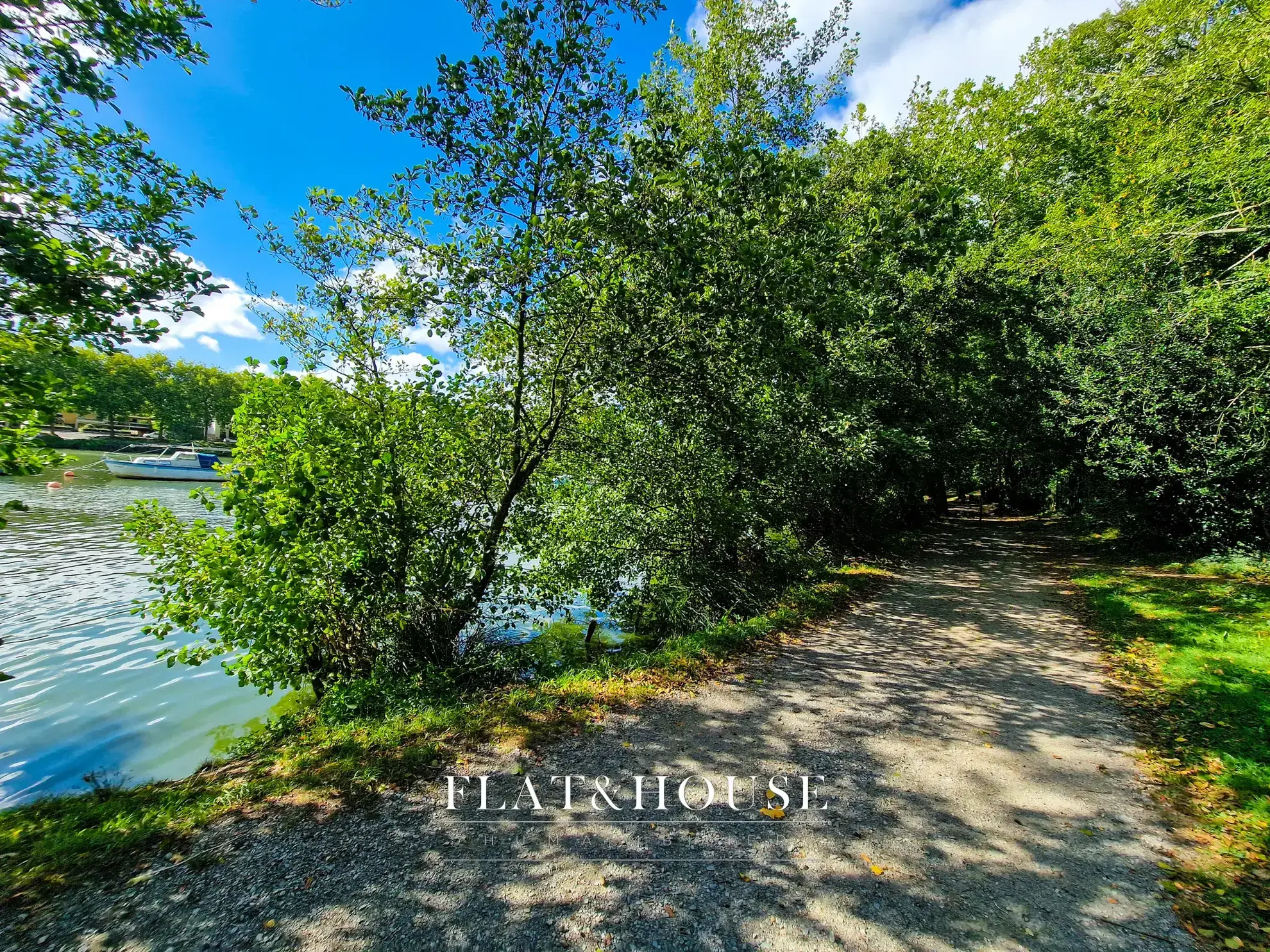 Appartement traversant de 92 m² avec 3 chambres, parking et cave à Nantes 