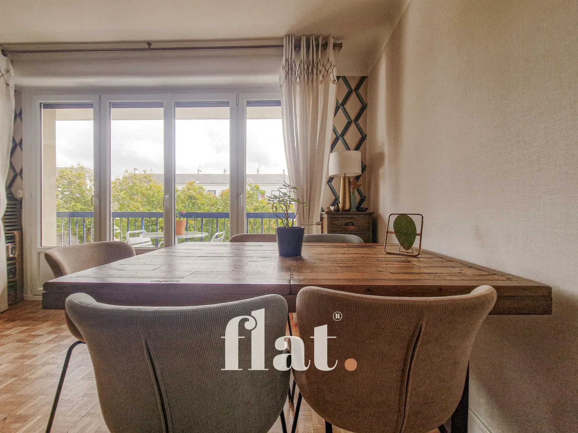 Appartement traversant de 92 m² avec 3 chambres, parking et cave à Nantes 