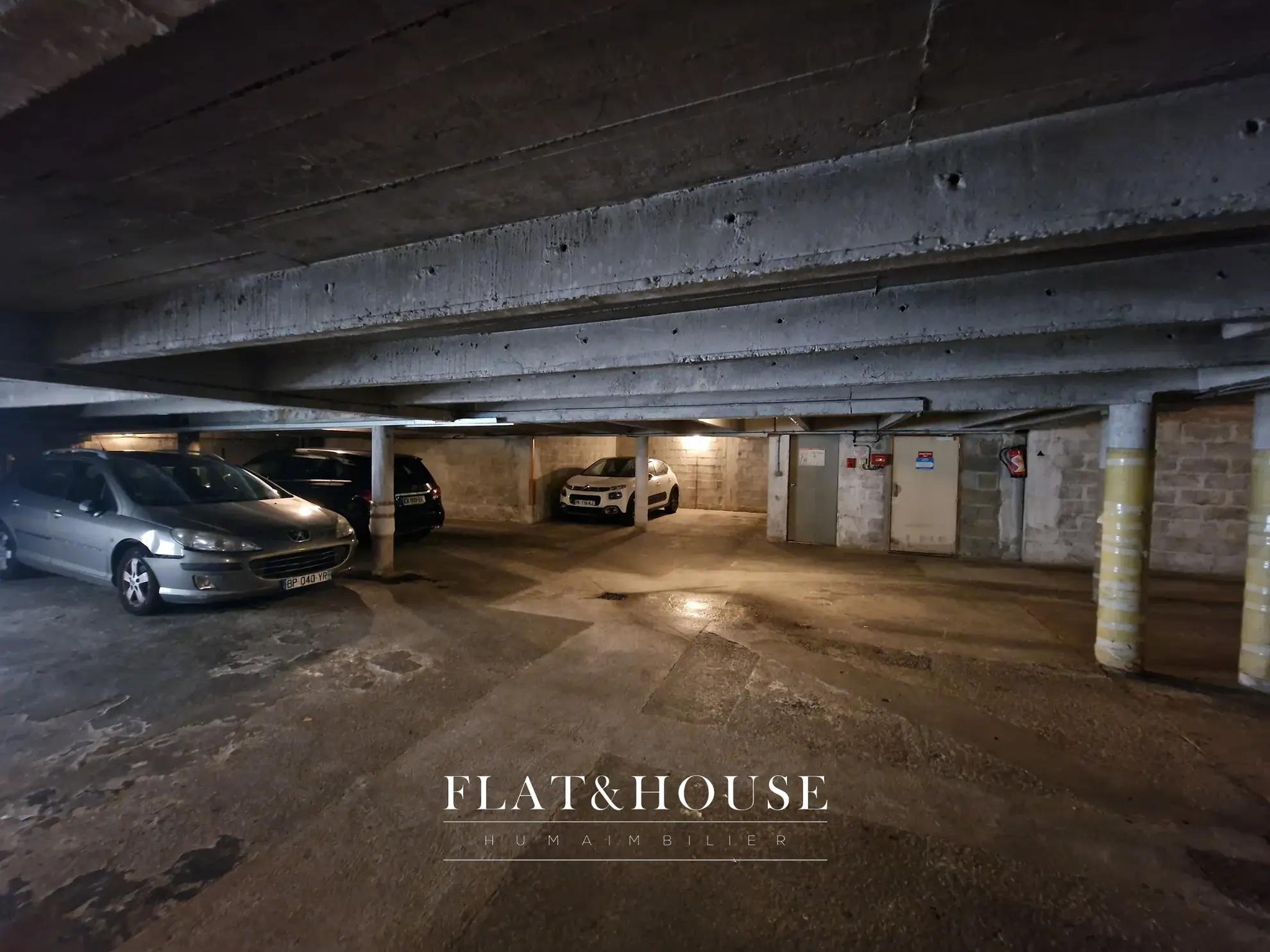 Appartement traversant de 92 m² avec 3 chambres, parking et cave à Nantes 