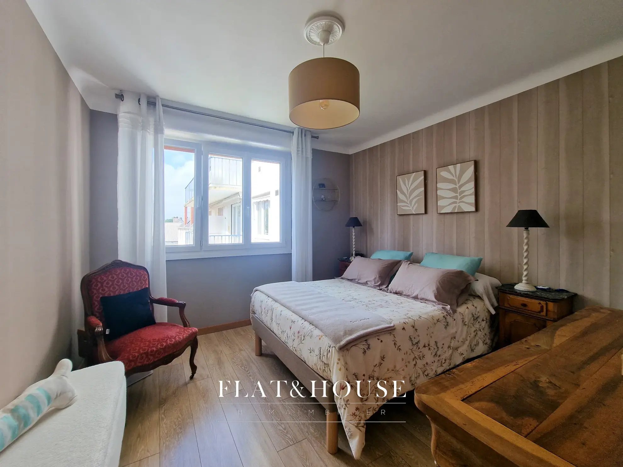 Appartement traversant de 92 m² avec 3 chambres, parking et cave à Nantes 