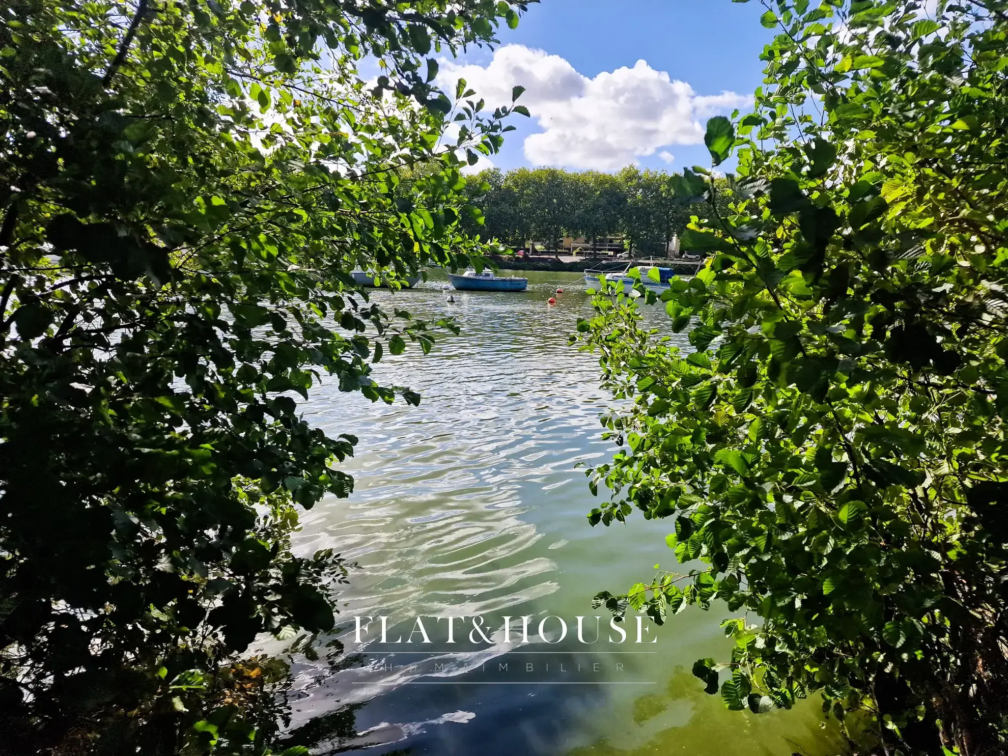 Appartement traversant de 92 m² avec 3 chambres, parking et cave à Nantes 