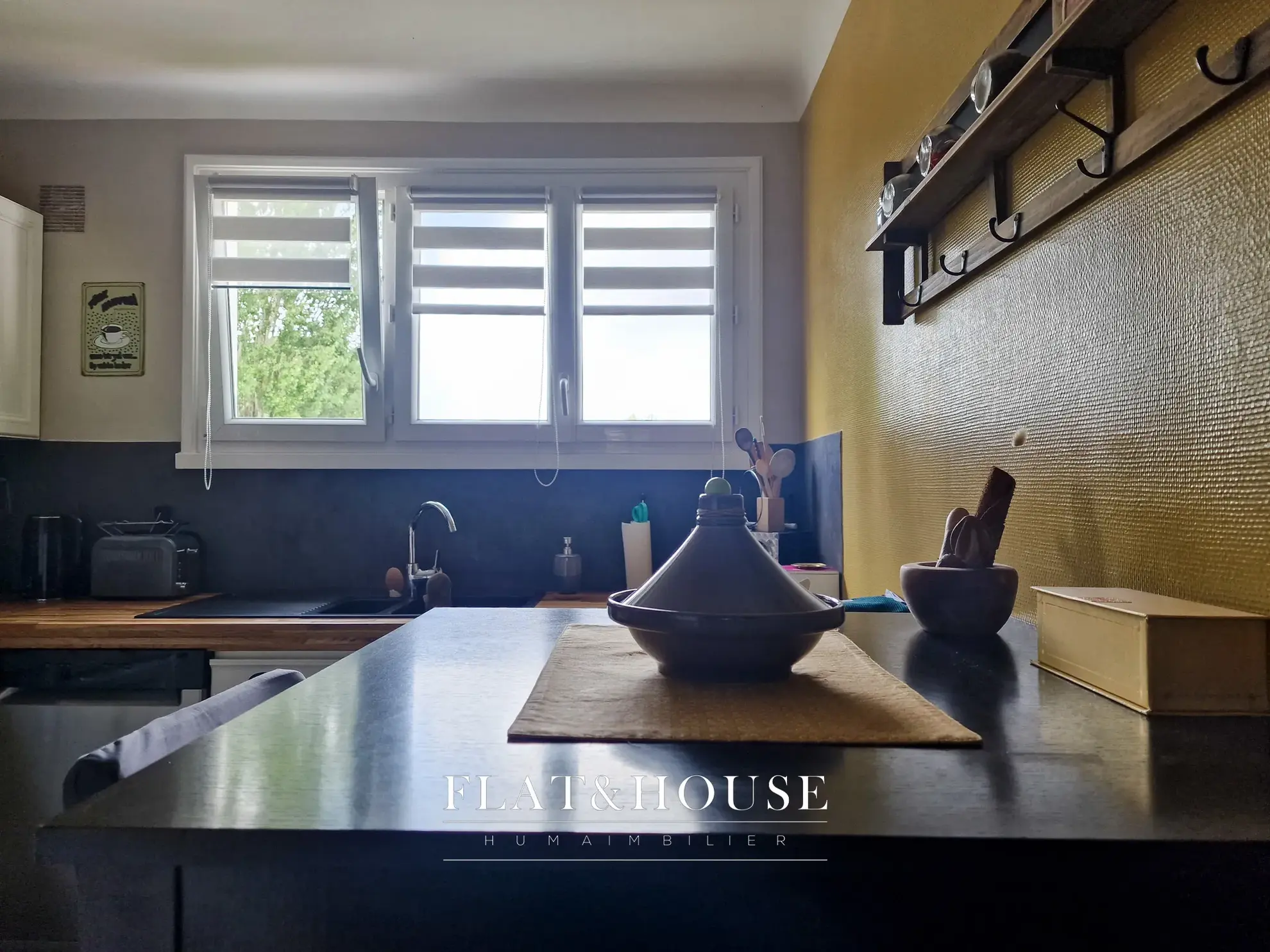 Appartement traversant de 92 m² avec 3 chambres, parking et cave à Nantes 