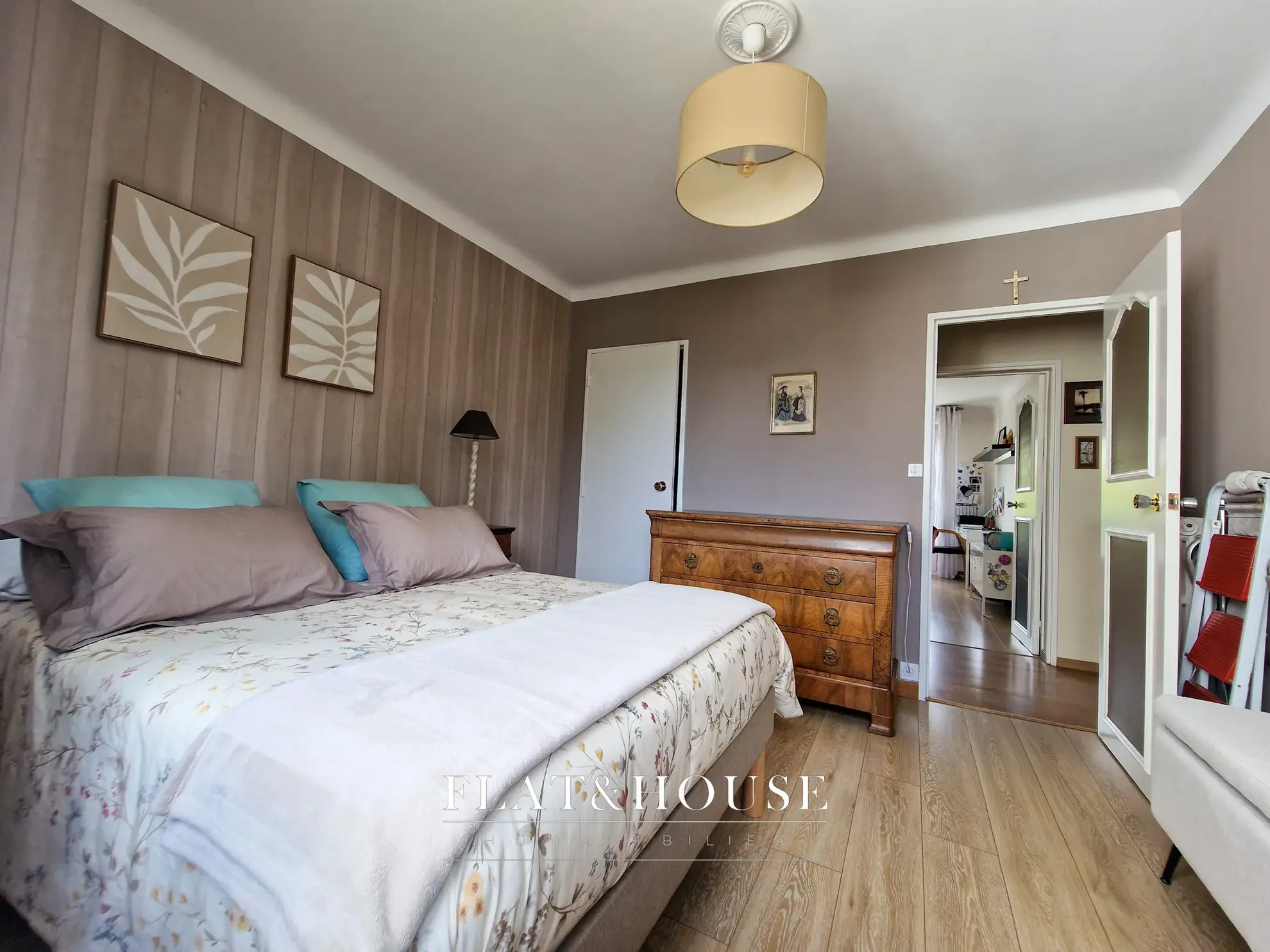 Appartement traversant de 92 m² avec 3 chambres, parking et cave à Nantes 