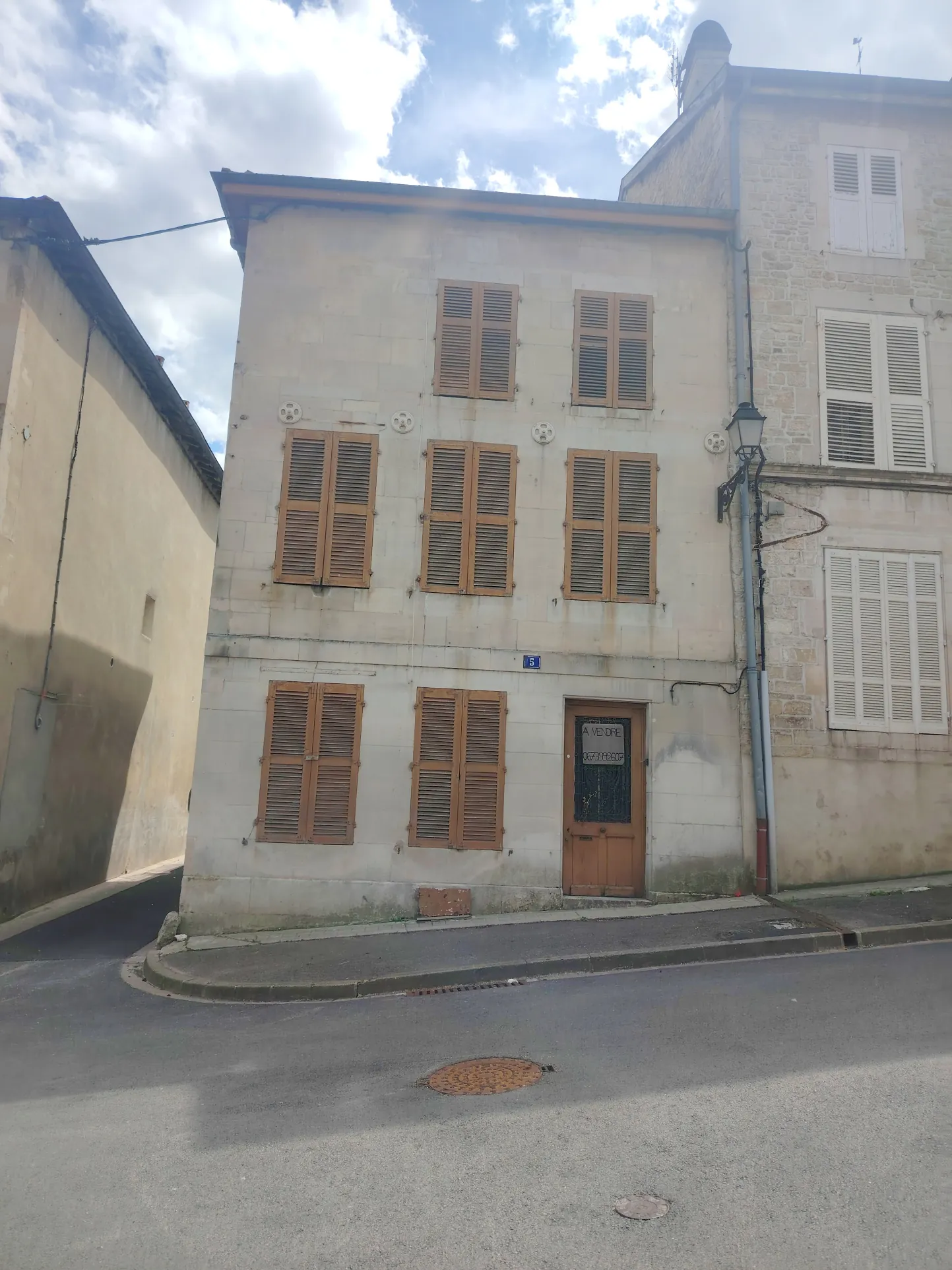 Maison à Vendre à Joinville - Centre-ville - 4 Chambres et Cour