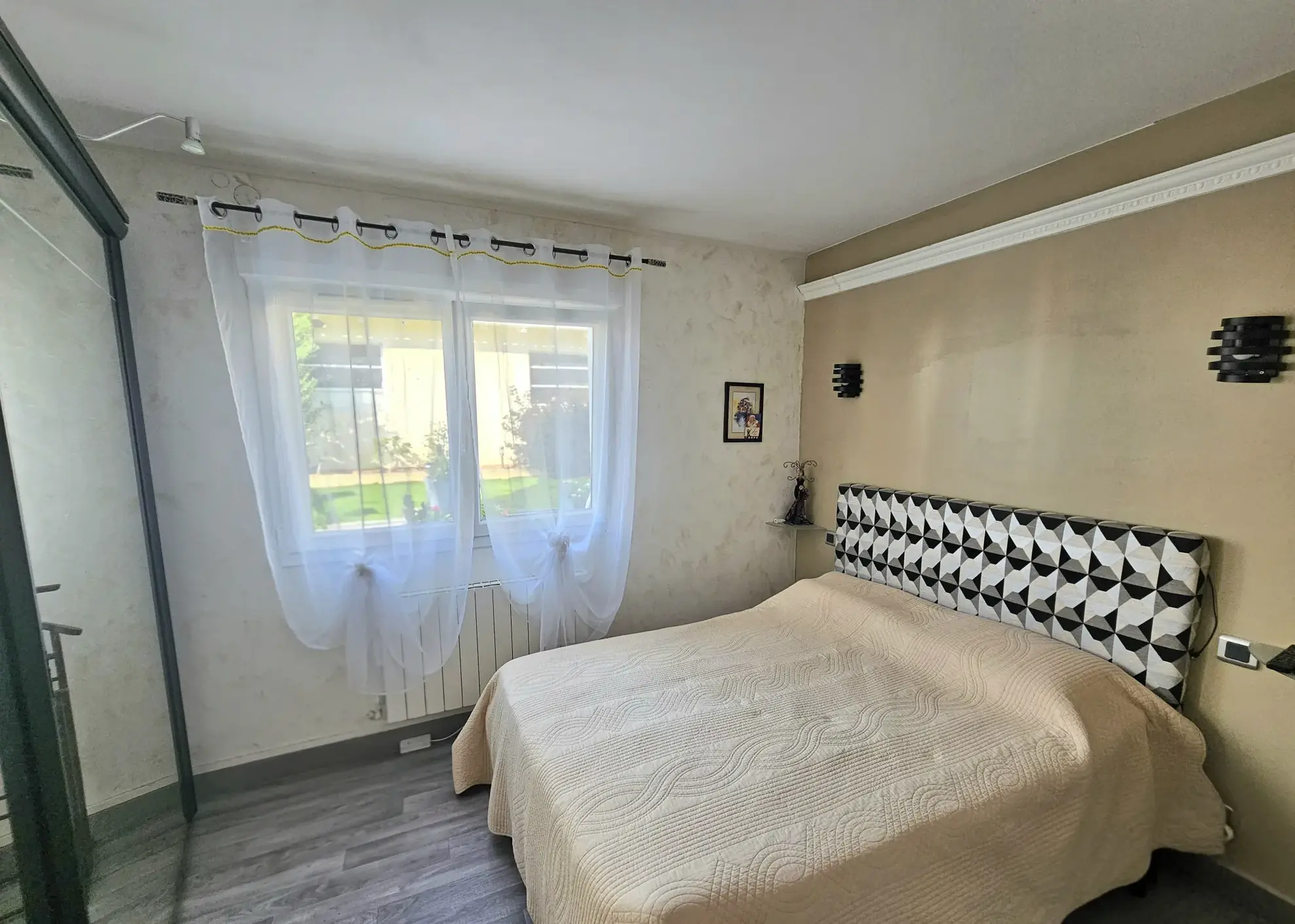 Charmante maison rénovée avec ascenseur et jardin à Firminy 