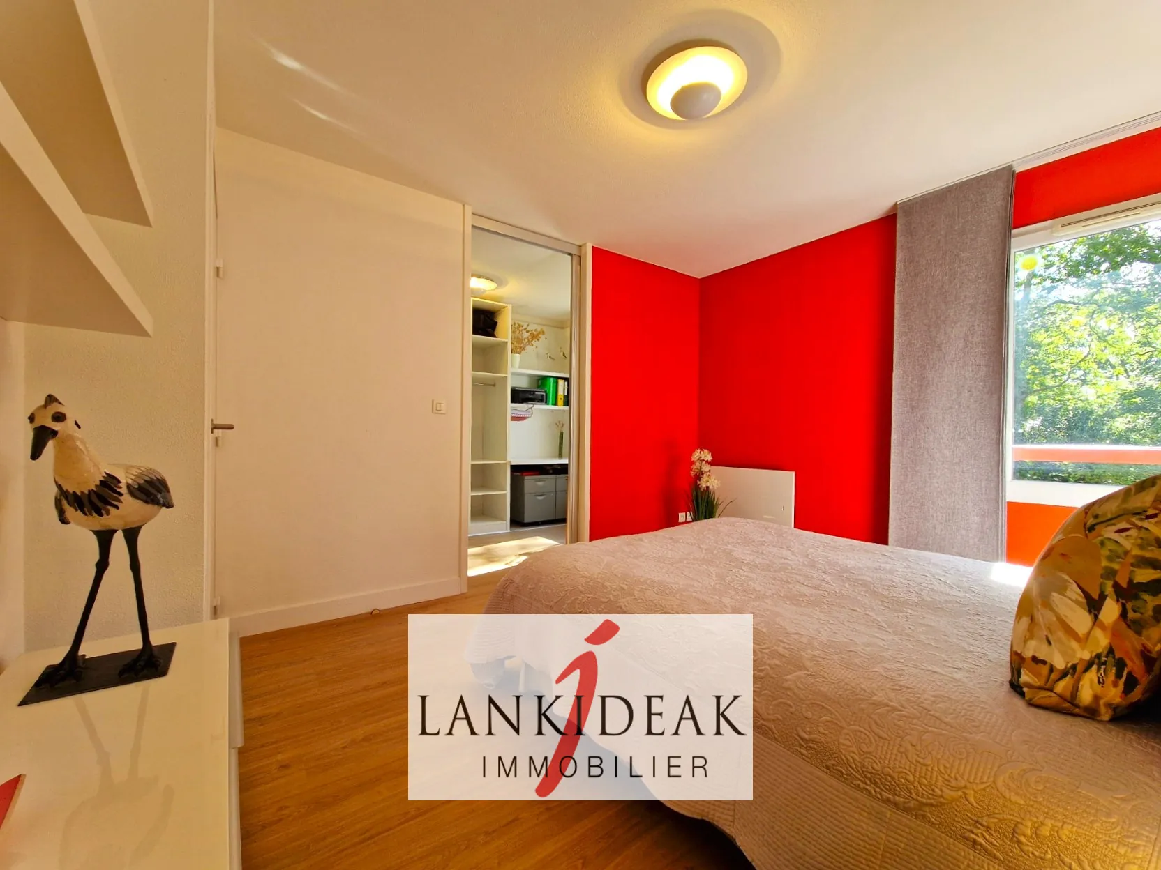 Appartement T2 rénové avec terrasse, cave et parking à Ustaritz - Quartier Herauritz 