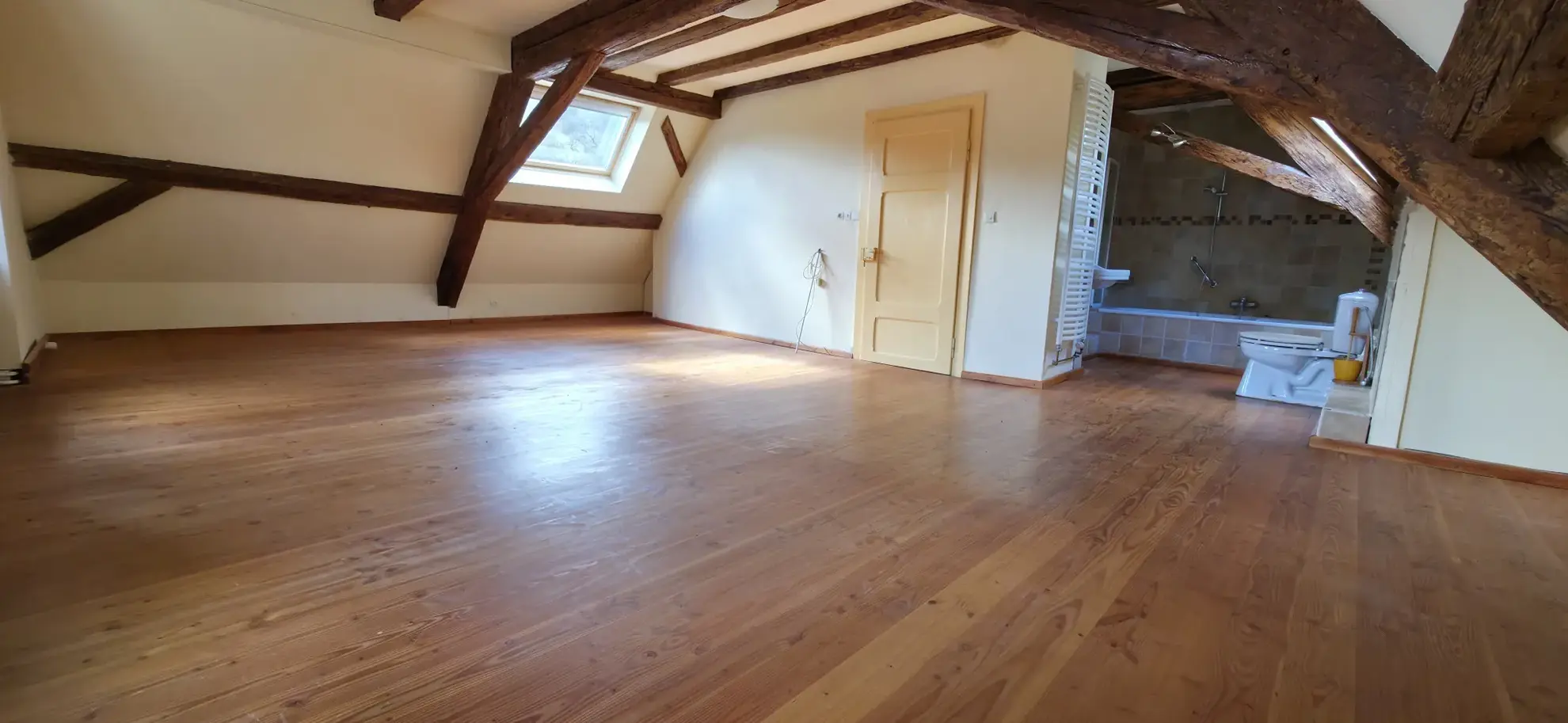 Ferme vosgienne rénovée de 313 m² avec jardin et garage à Ville 