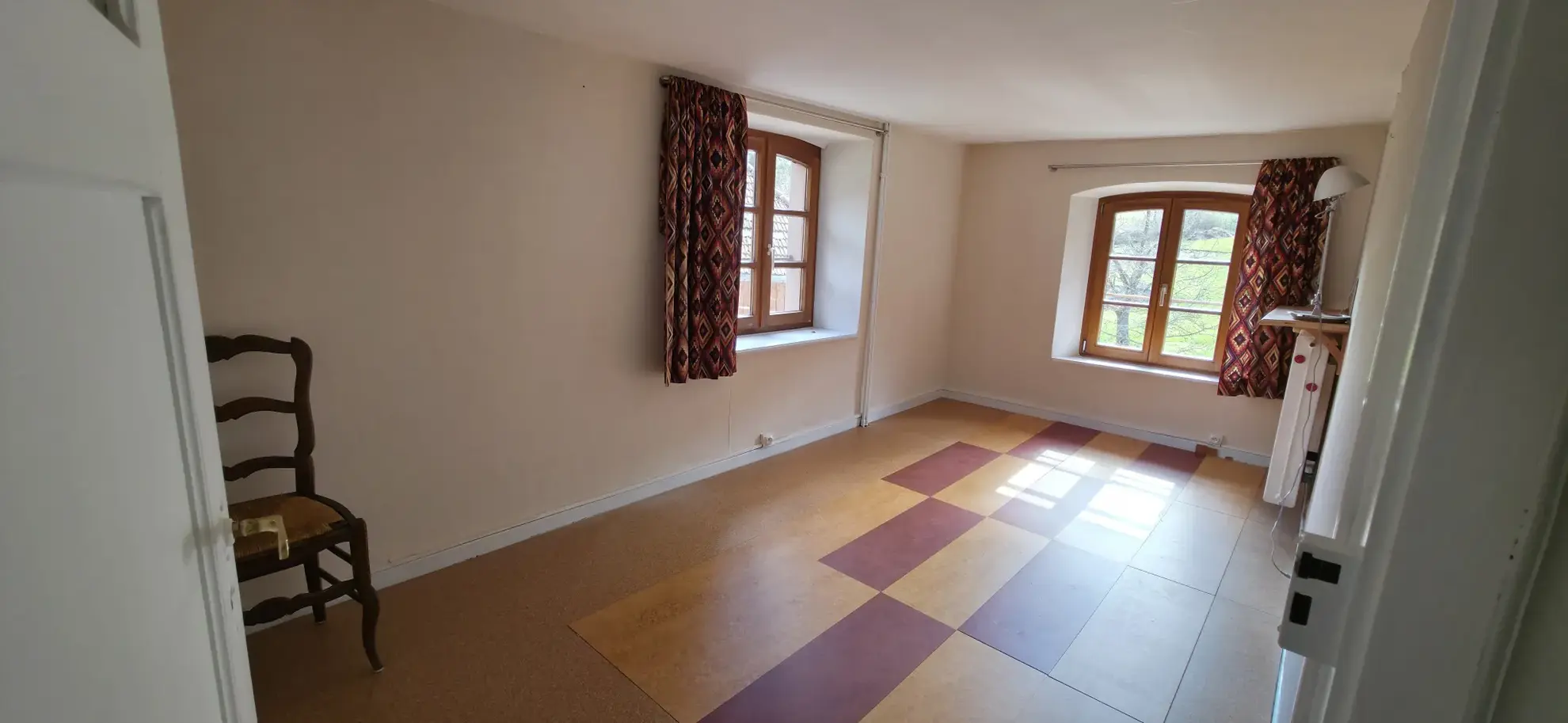 Ferme vosgienne rénovée de 313 m² avec jardin et garage à Ville 