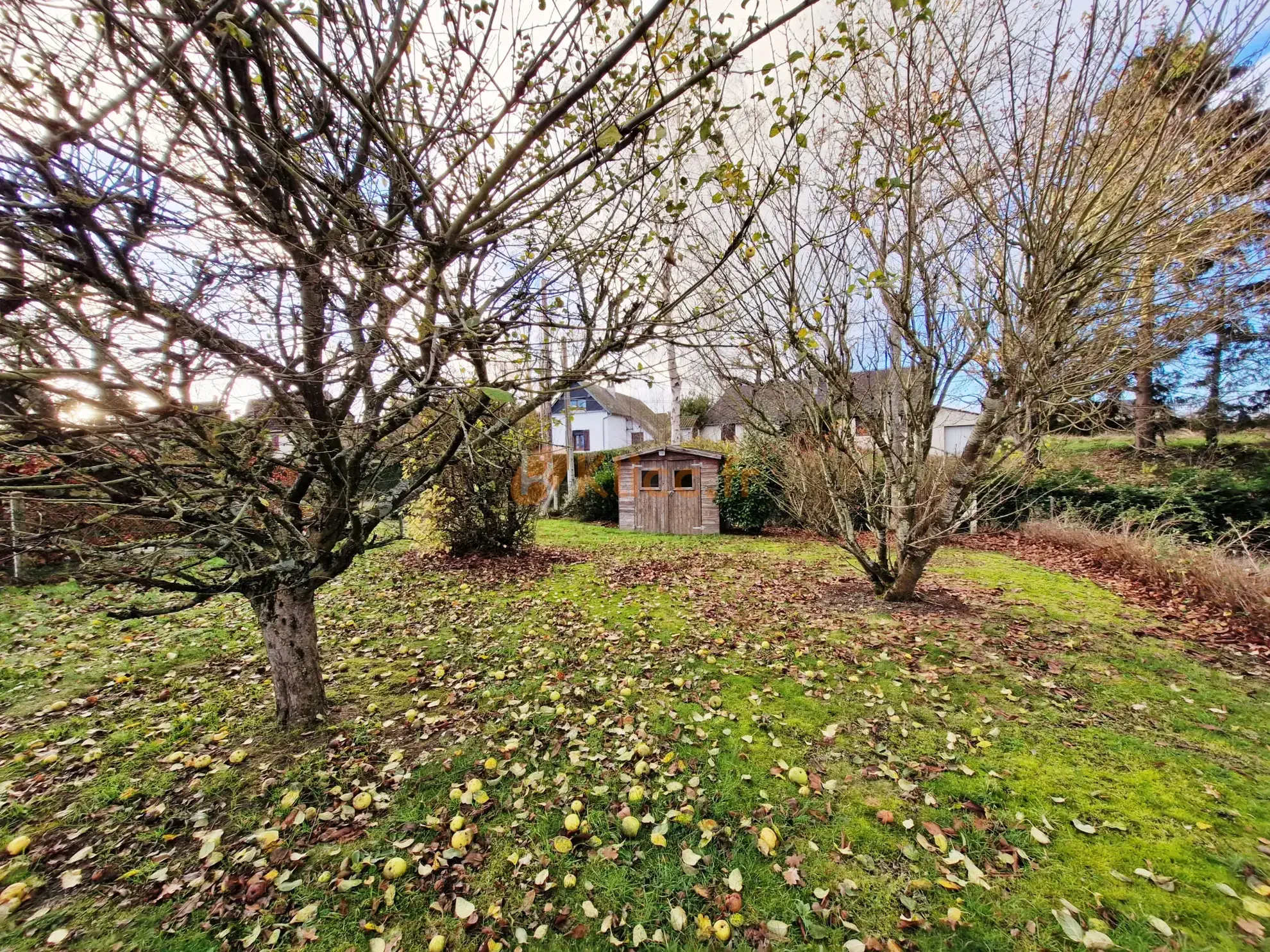 Pavillon contemporain avec 4 chambres à Elbeuf-en-Bray, terrain clos et sous-sol complet 