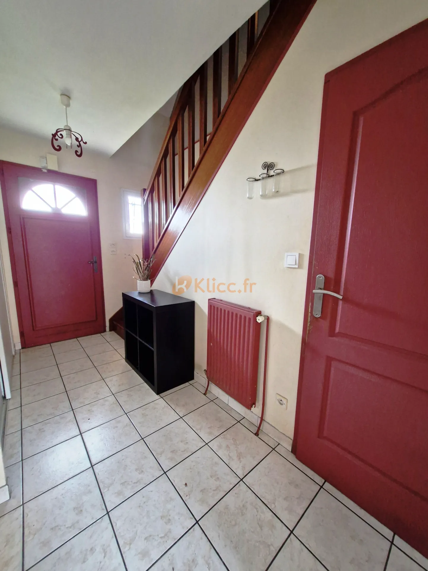 Pavillon contemporain avec 4 chambres à Elbeuf-en-Bray, terrain clos et sous-sol complet 