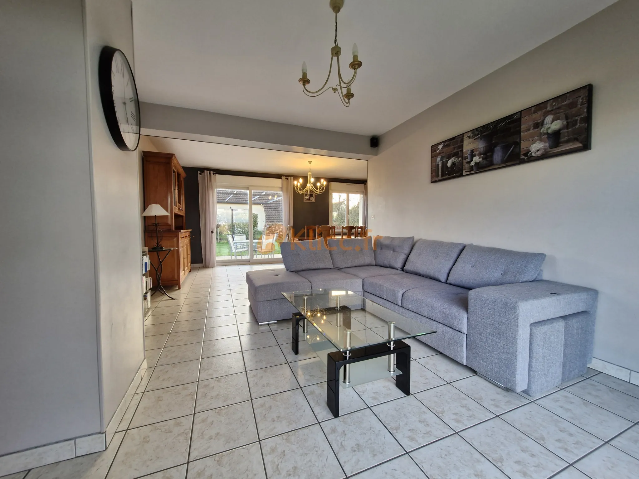 Pavillon contemporain avec 4 chambres à Elbeuf-en-Bray, terrain clos et sous-sol complet 