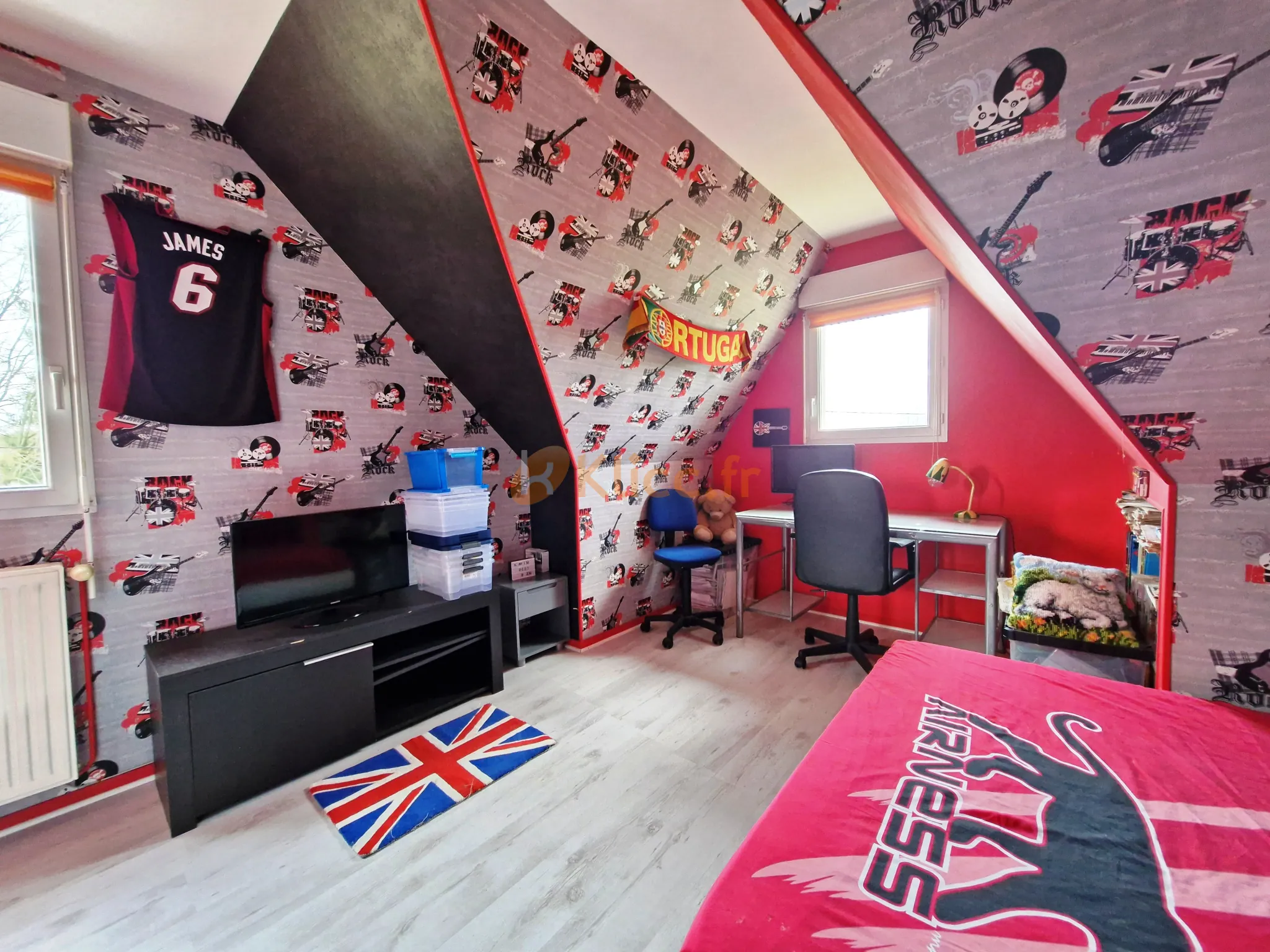 Pavillon contemporain avec 4 chambres à Elbeuf-en-Bray, terrain clos et sous-sol complet 