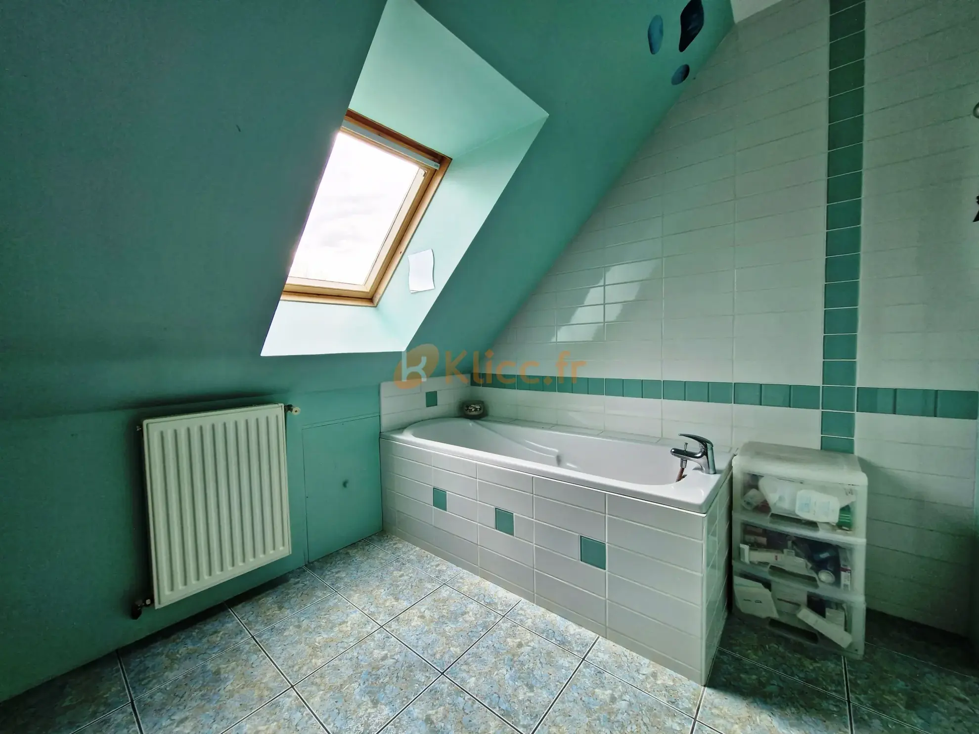 Pavillon contemporain avec 4 chambres à Elbeuf-en-Bray, terrain clos et sous-sol complet 