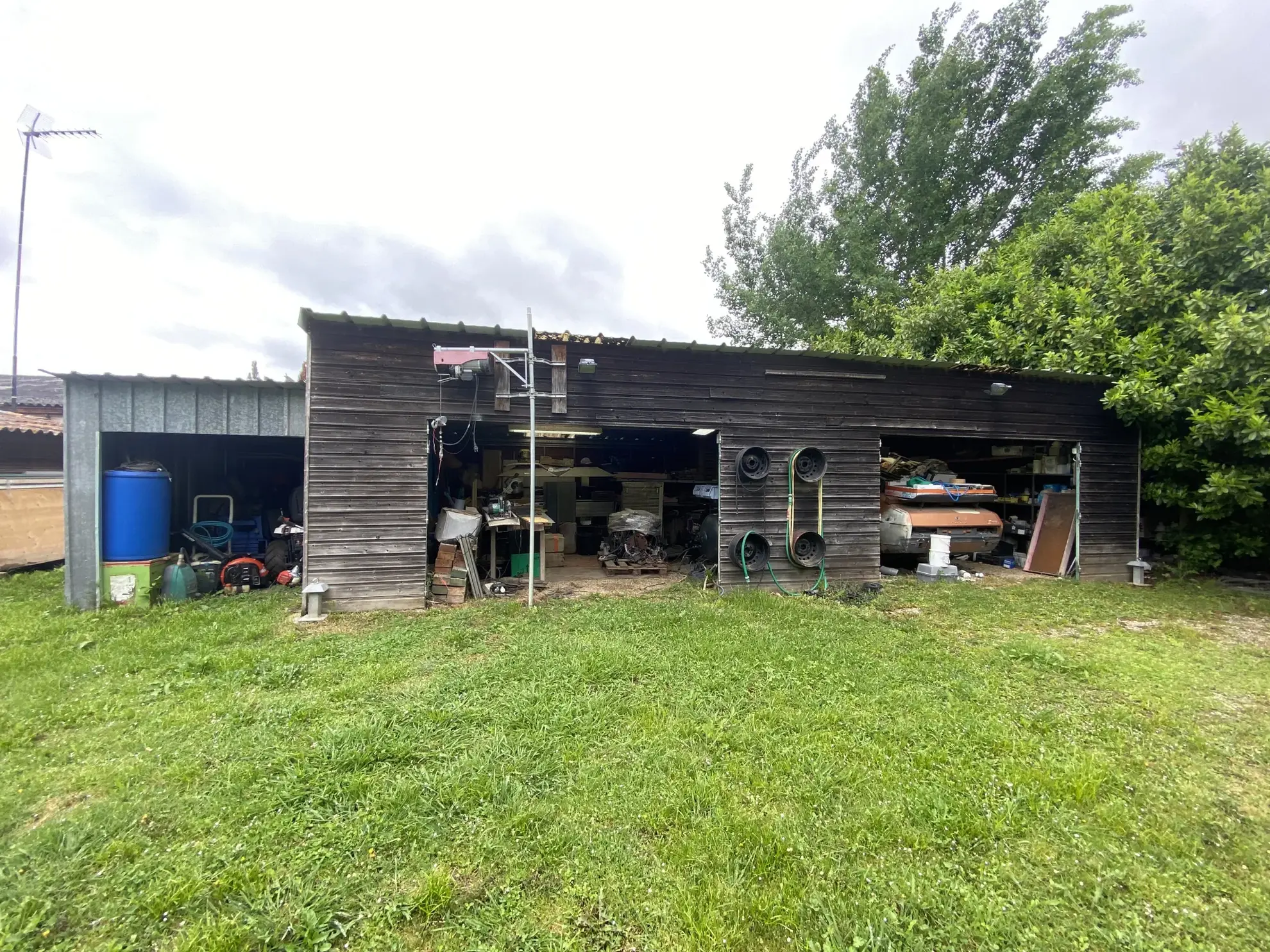 Maison à rénover de 102 m² avec piscine et grand parc arboré près de La Réole 