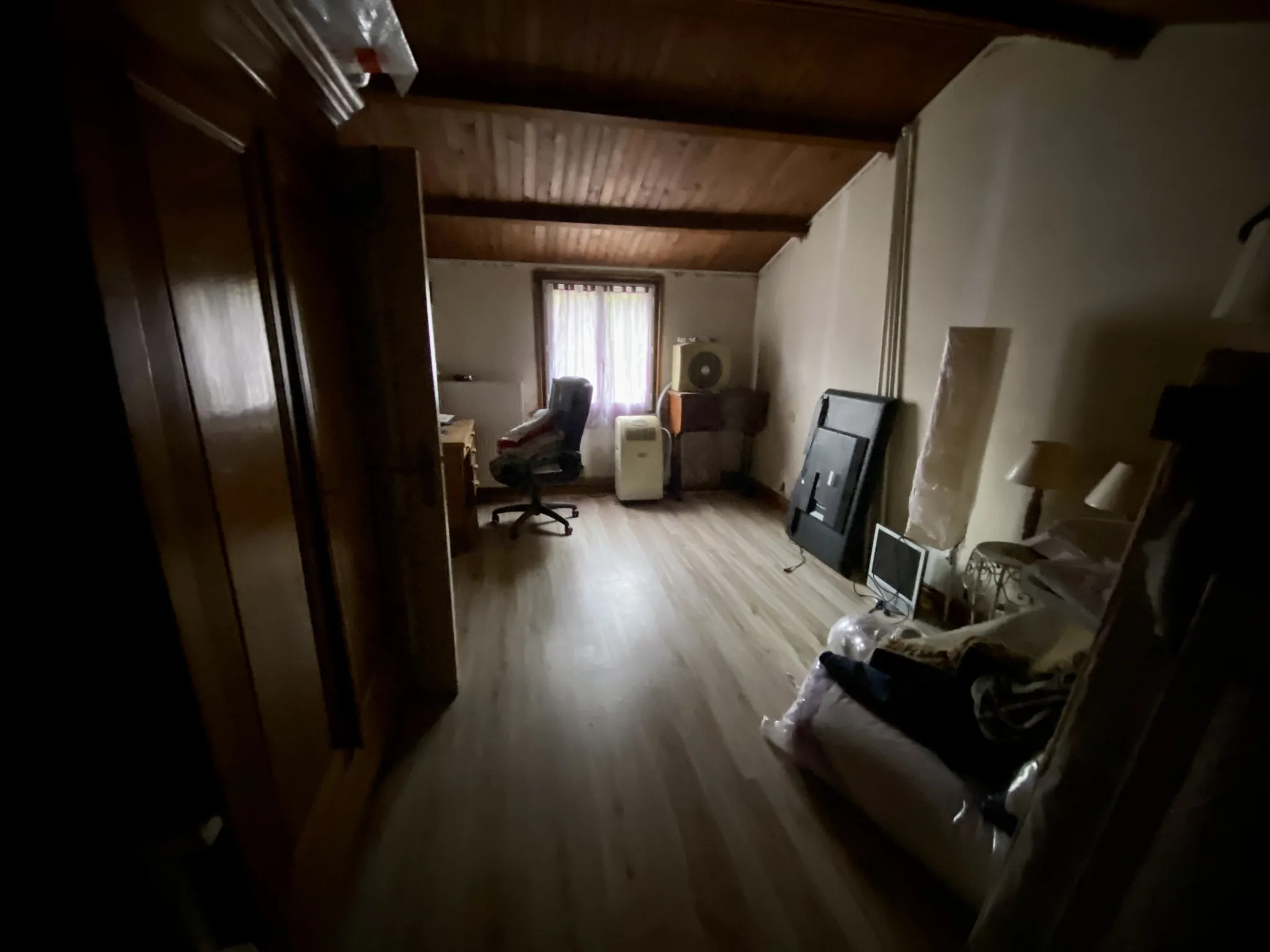 Maison à rénover de 102 m² avec piscine et grand parc arboré près de La Réole 