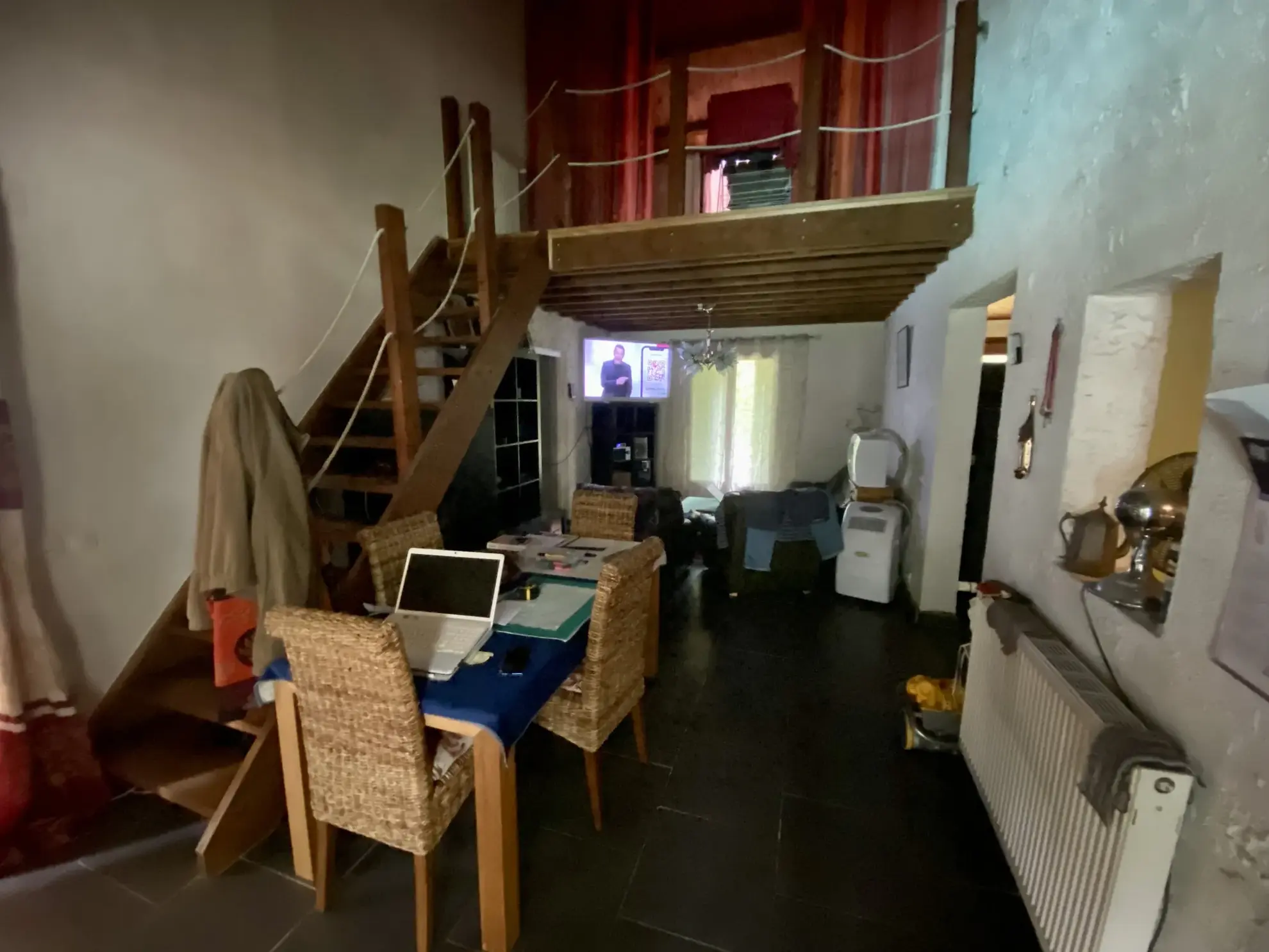 Maison à rénover de 102 m² avec piscine et grand parc arboré près de La Réole 