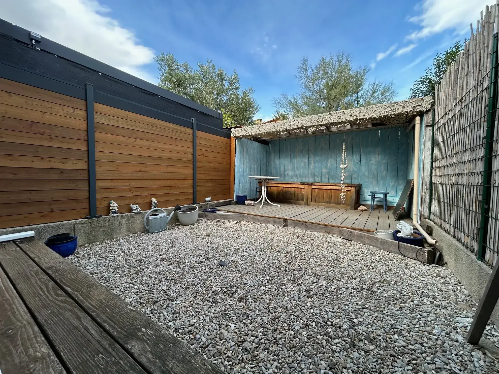 Maison duplex avec terrasse, jardin et garage à Méze - 68m²