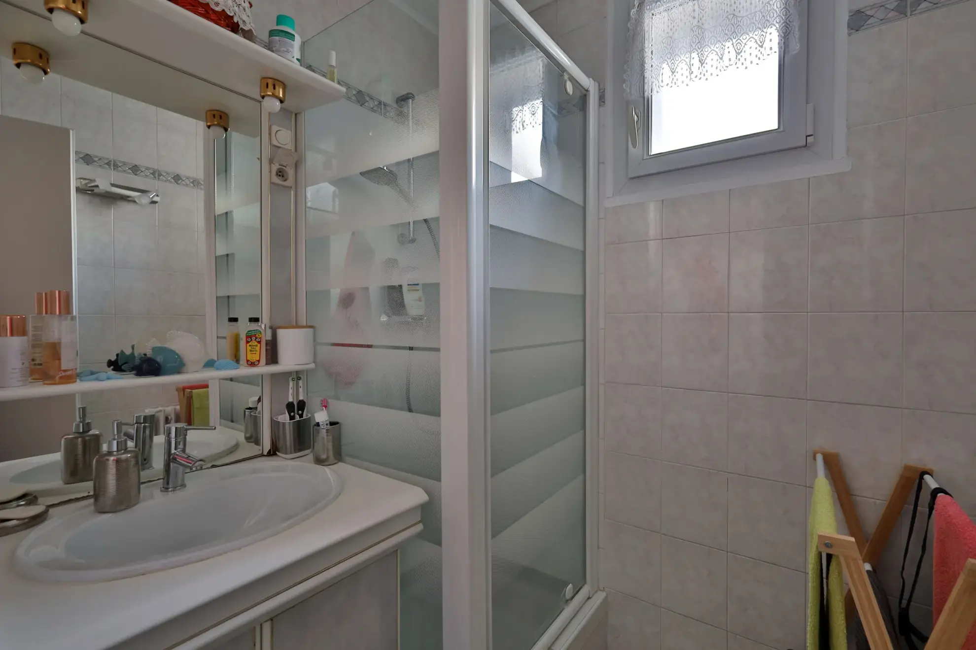 Appartement T4 de 64 m² à Vénissieux avec cave et stationnement 