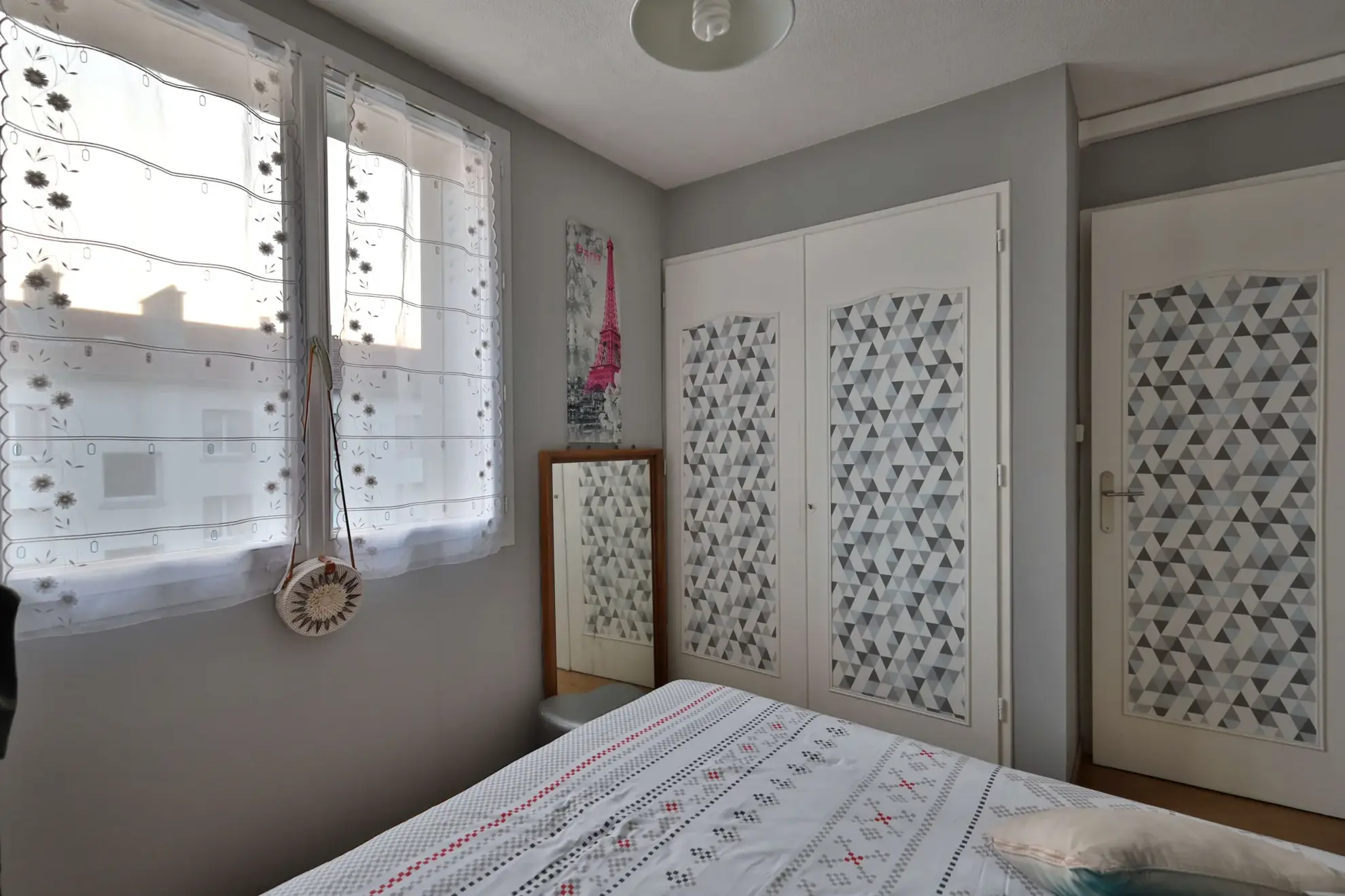 Appartement T4 de 64 m² à Vénissieux avec cave et stationnement 