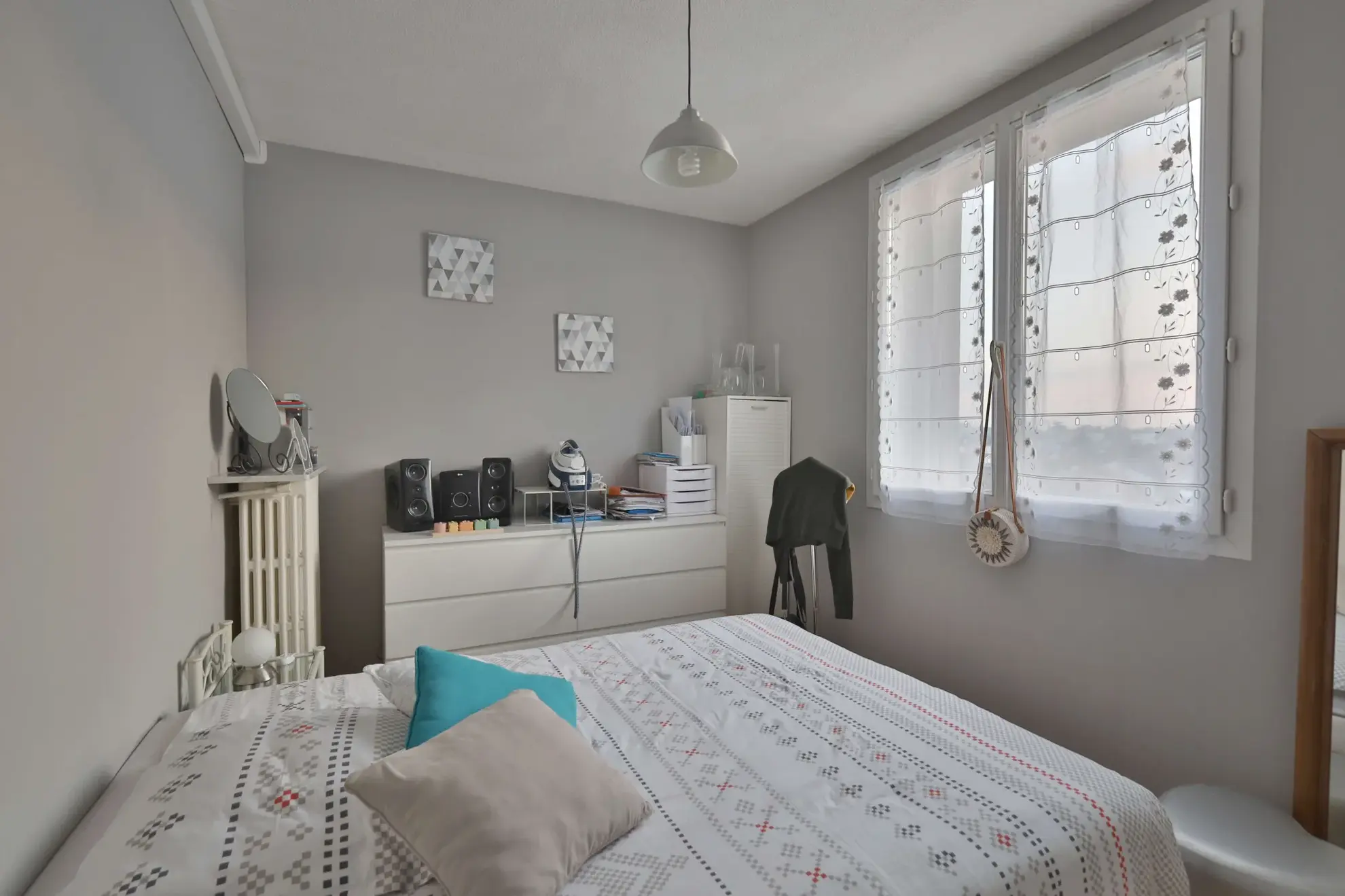 Appartement T4 de 64 m² à Vénissieux avec cave et stationnement 