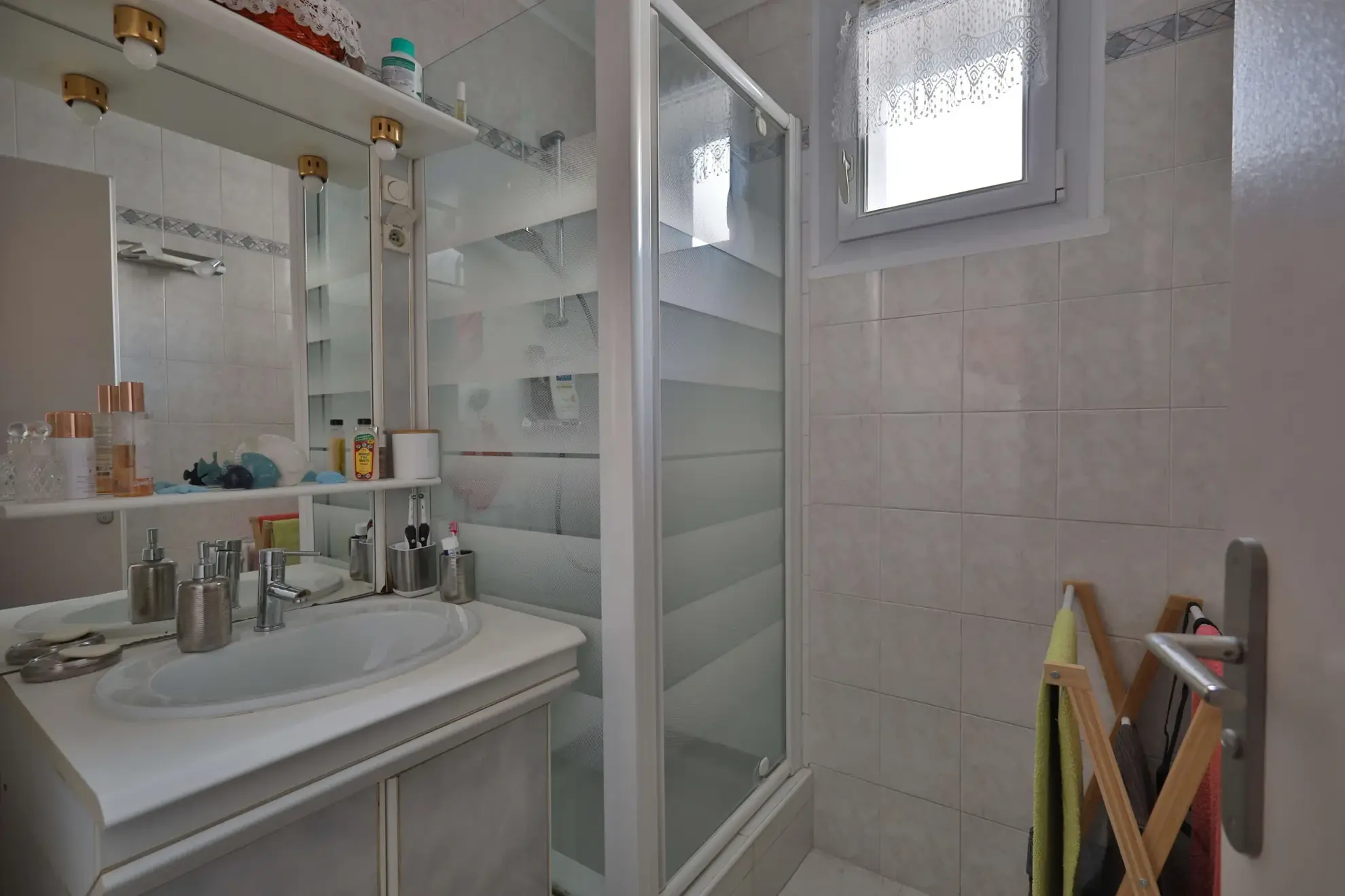 Appartement T4 de 64 m² à Vénissieux avec cave et stationnement 