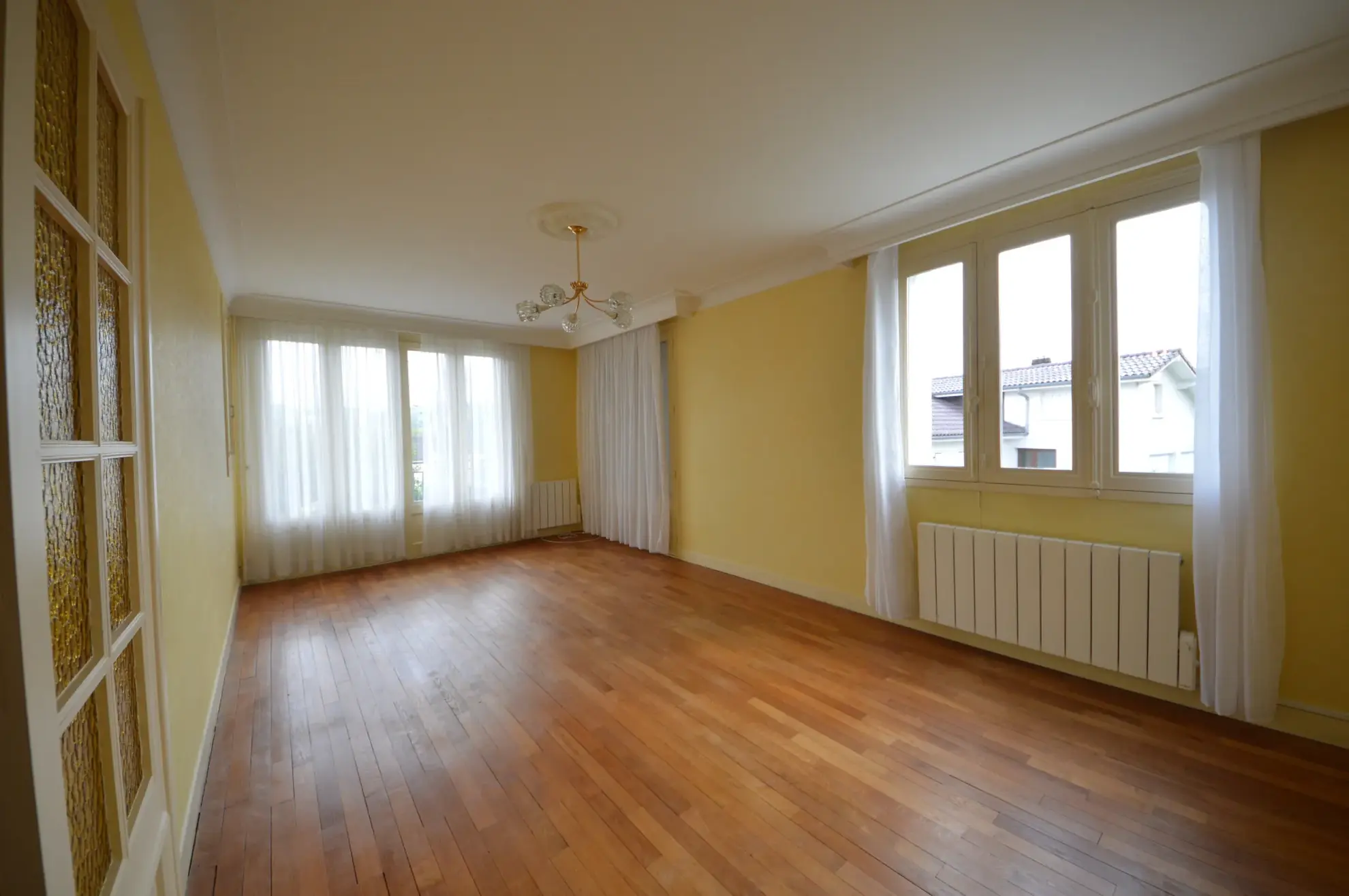 Maison à vendre à Objat – 3 chambres, garage, balcon, proche collège 