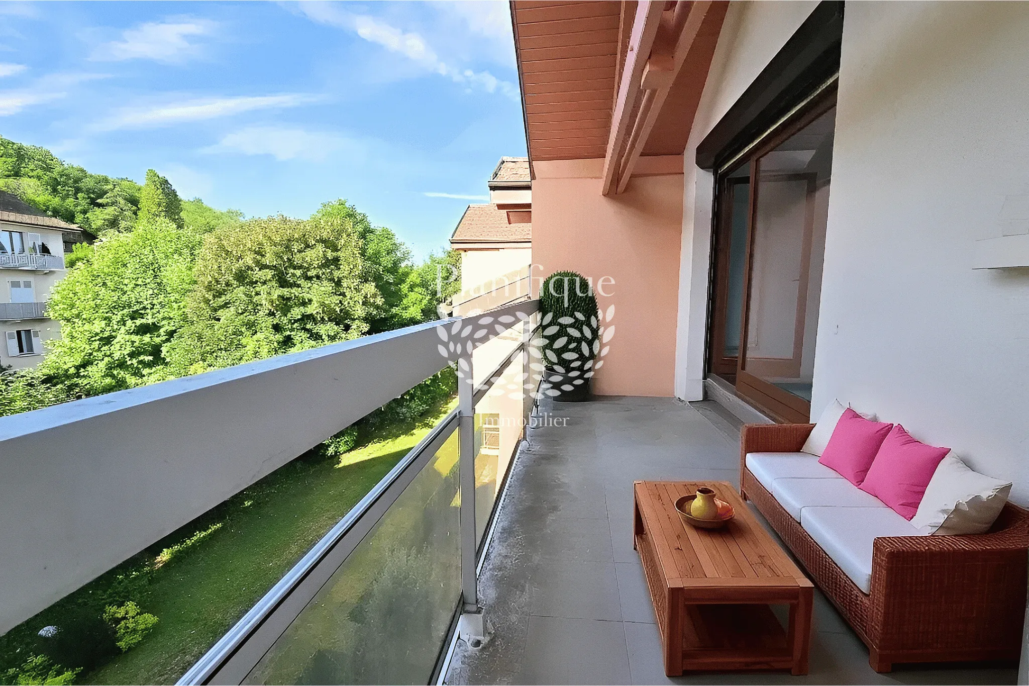 Bell appartement T2 de 43 m² avec balcon à Amphion, Publier 