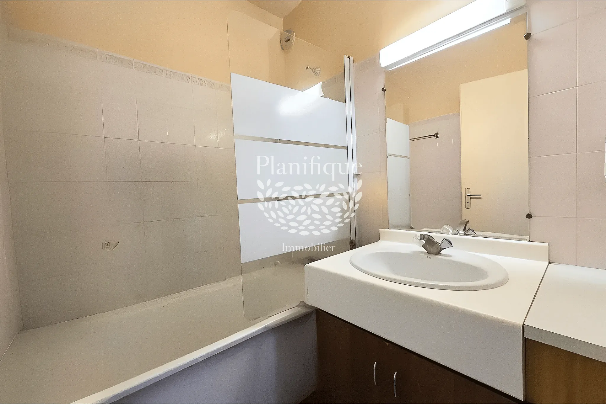 Bell appartement T2 de 43 m² avec balcon à Amphion, Publier 