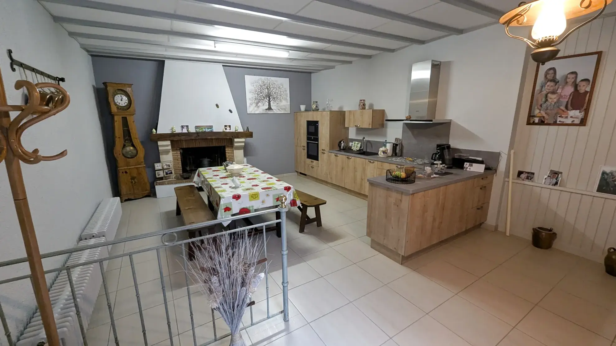 Maison de bourg à Magne avec 4 chambres, garage et cour intérieure