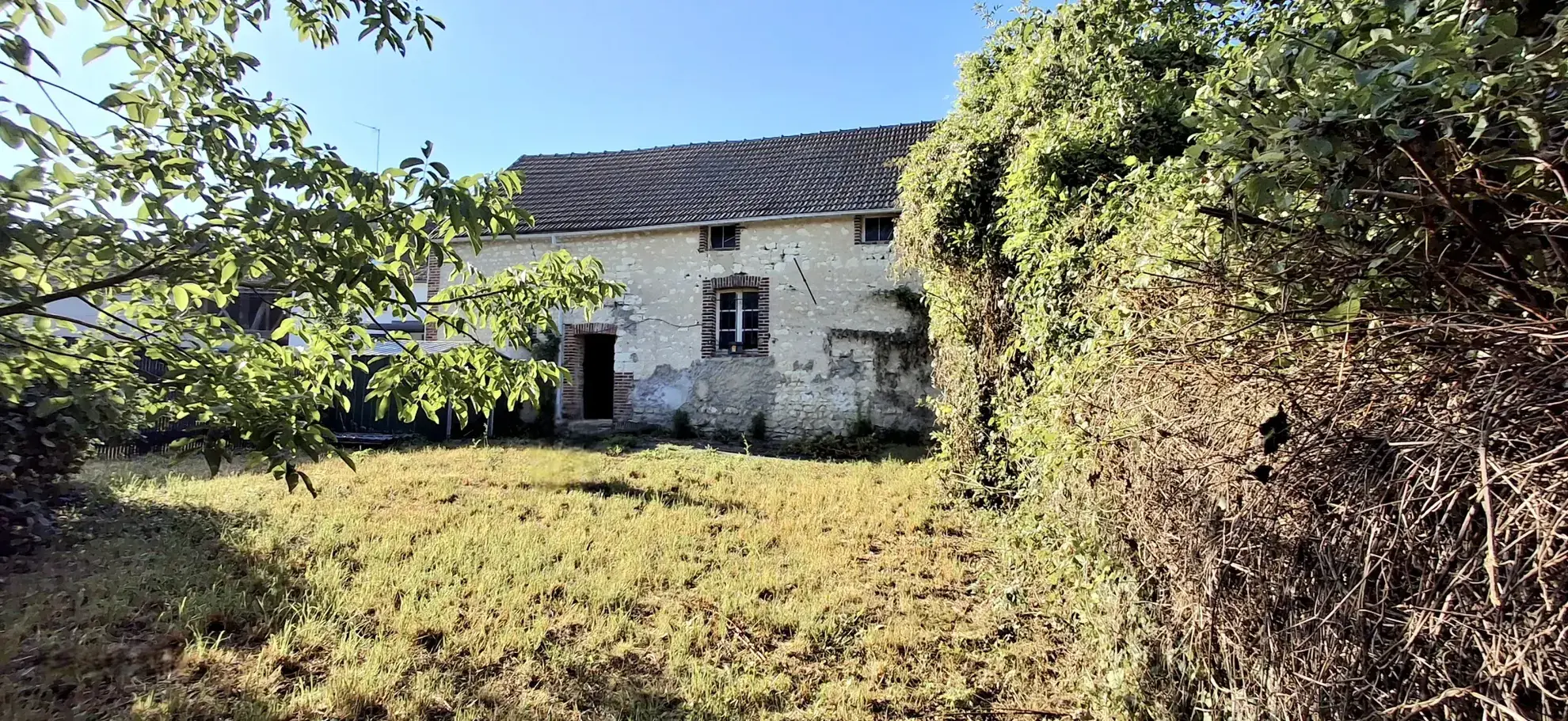 Maison de 94 m² à Migennes avec jardin, garage et potentiel d’extension 
