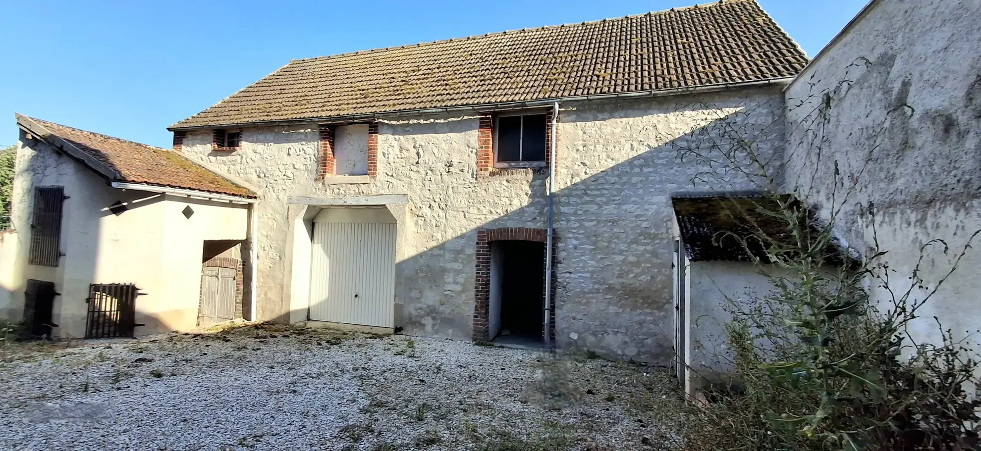 Maison de 94 m² à Migennes avec jardin, garage et potentiel d’extension 