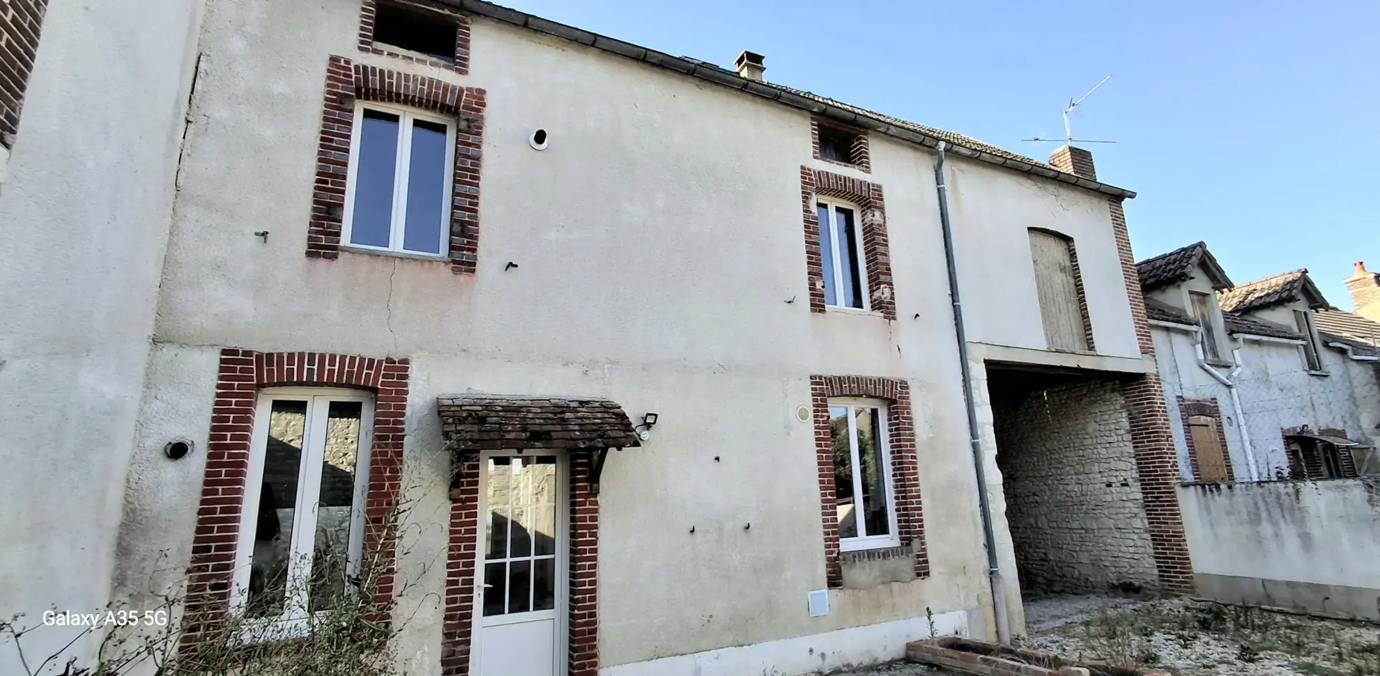 Maison de 94 m² à Migennes avec jardin, garage et potentiel d’extension 