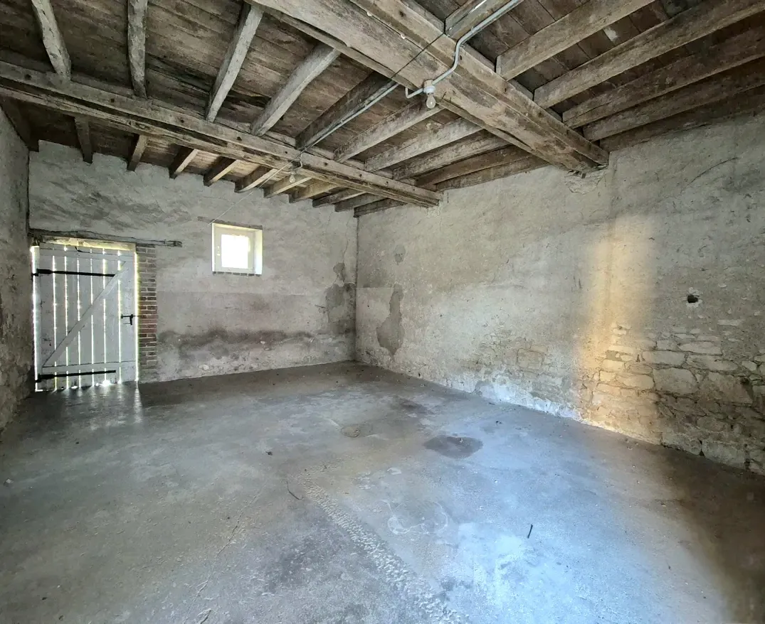 Maison de 94 m² à Migennes avec jardin, garage et potentiel d’extension 