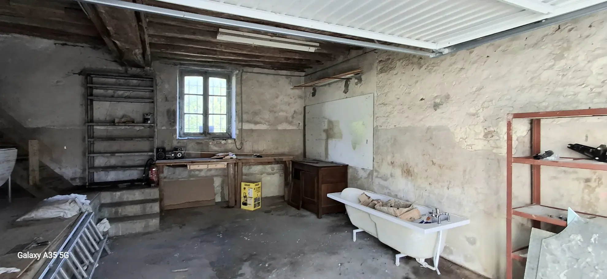 Maison de 94 m² à Migennes avec jardin, garage et potentiel d’extension 