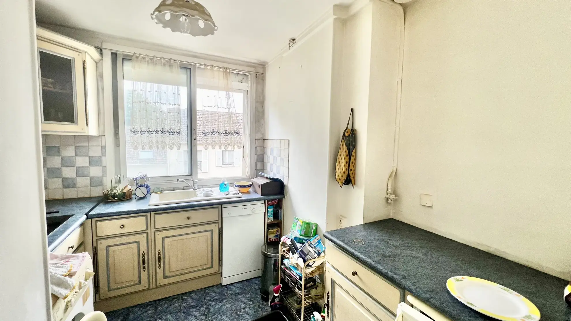 Appartement de 55 m² avec cave et box à Rueil-Malmaison, à rénover 