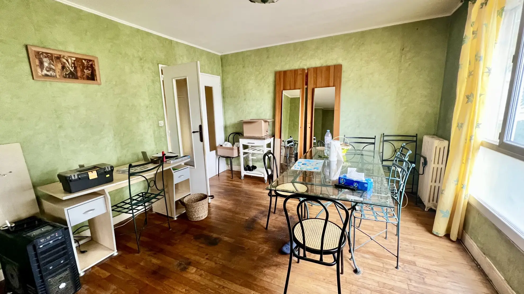 Appartement de 55 m² avec cave et box à Rueil-Malmaison, à rénover 