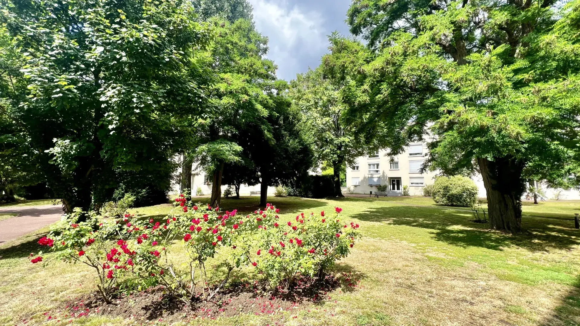 Appartement de 55 m² avec cave et box à Rueil-Malmaison, à rénover 