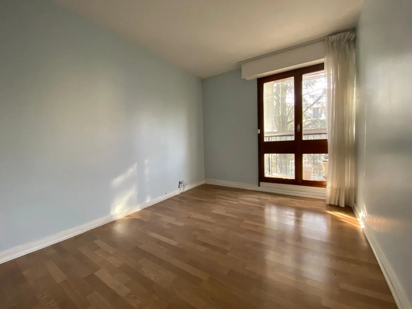 Appartement 51 m² avec balcon et parking à Le Chesnay - Résidence de standing 