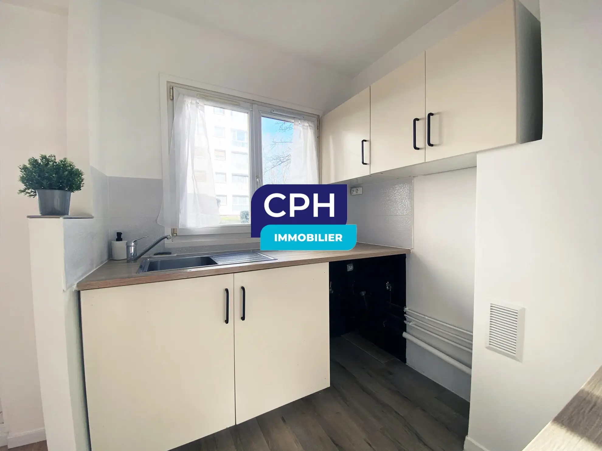 Appartement 2 pièces rénové à Thiais, idéal premier achat ou investissement 