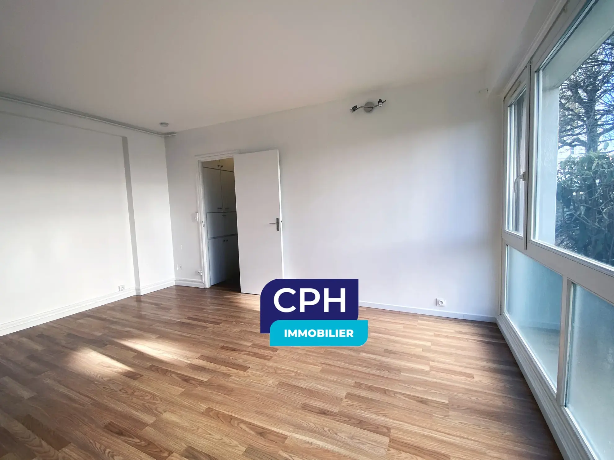 Appartement 2 pièces rénové à Thiais, idéal premier achat ou investissement 