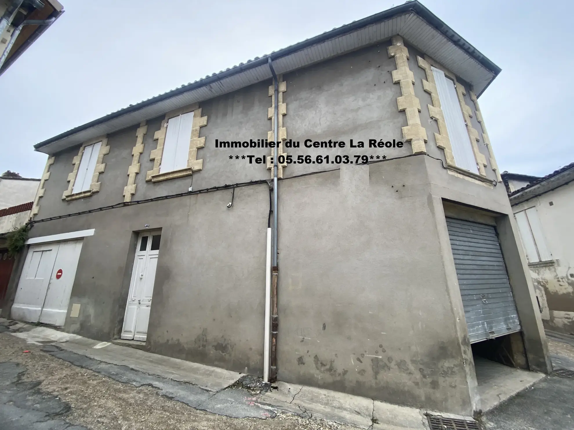 Immeuble de ville à La Réole avec garage et appartement T3 - Investissement idéal