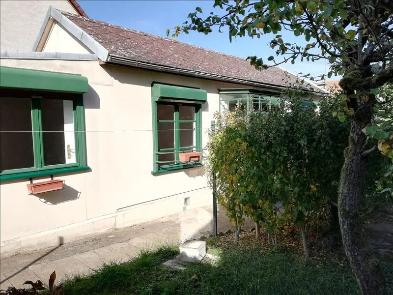 Maison 52 m² à Villejuif proche métro, jardin et garage