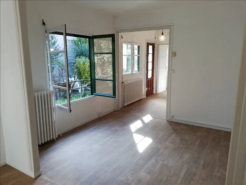 Maison 52 m² à Villejuif proche métro, jardin et garage 
