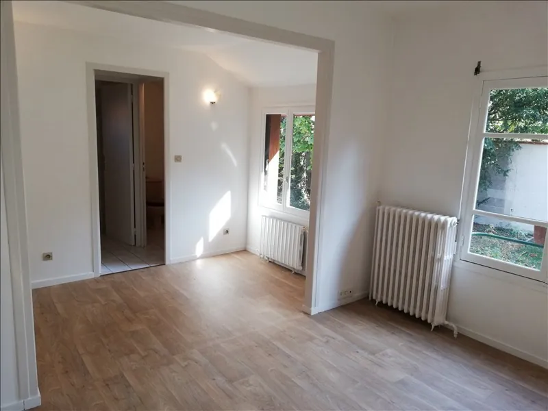 Maison 52 m² à Villejuif proche métro, jardin et garage 