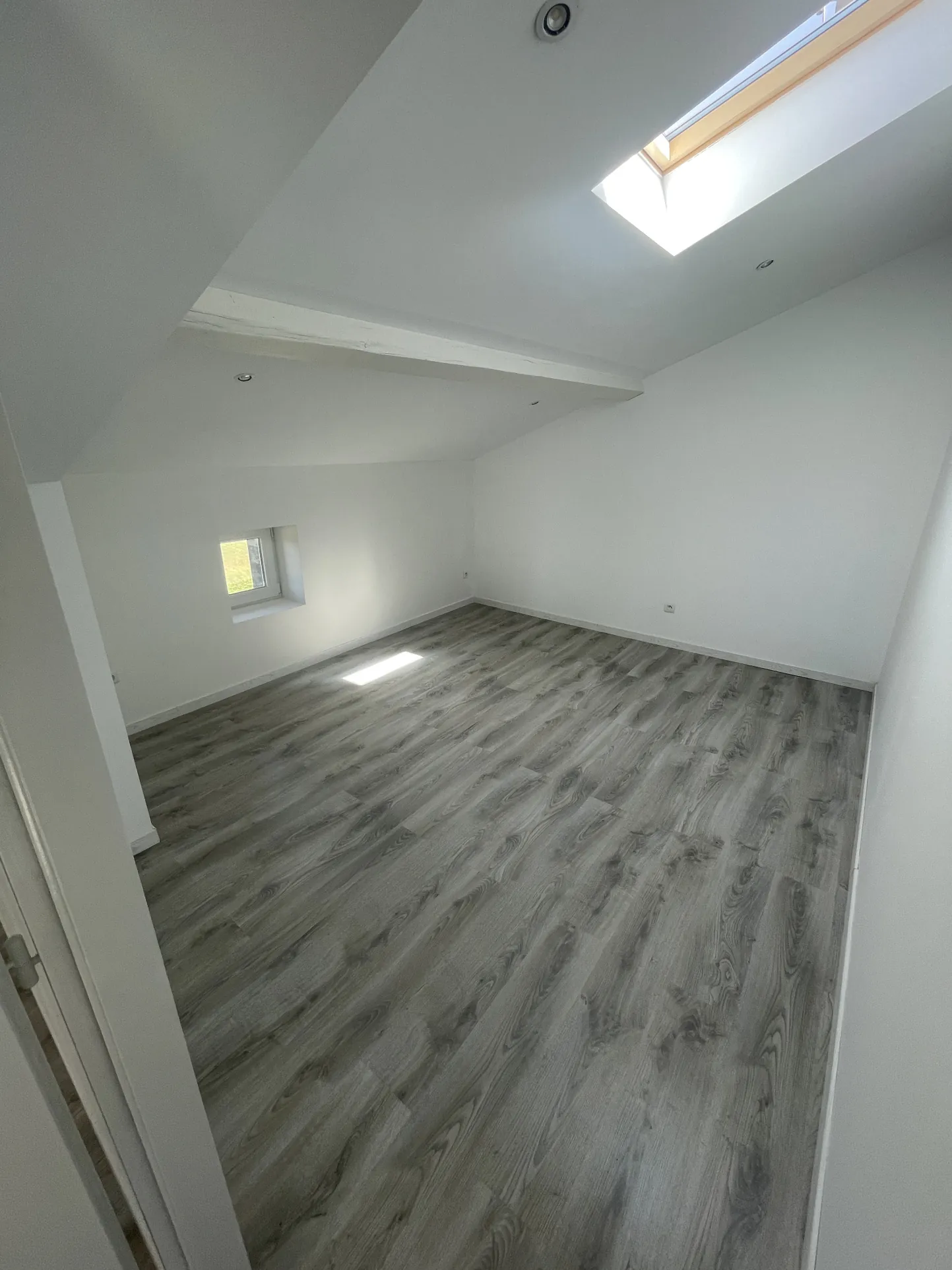 Immeuble rénové de 3 appartements à vendre à Unieux 