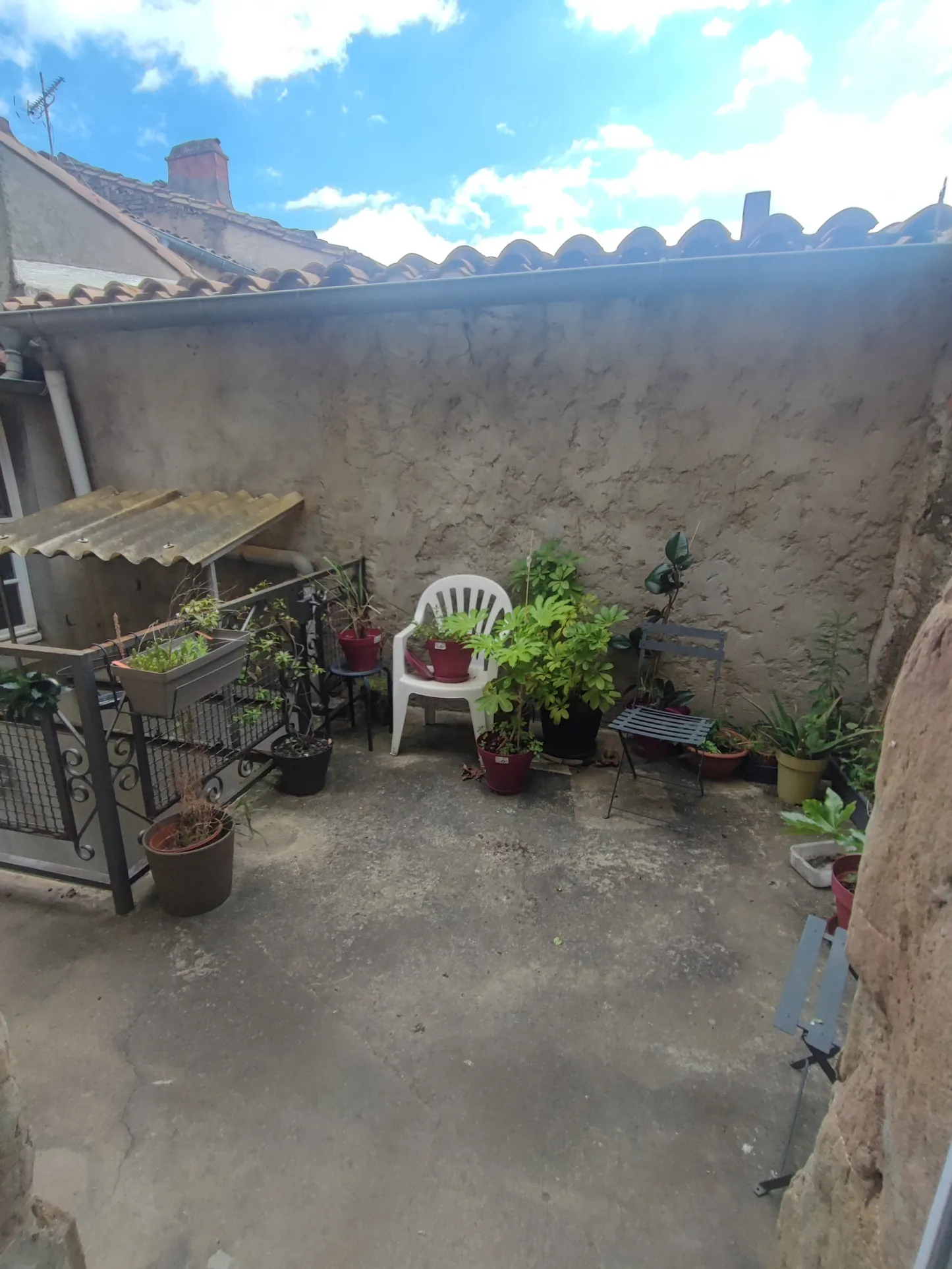 Maison de village avec local commercial à Peyriac Minervois - Investissement rentable 