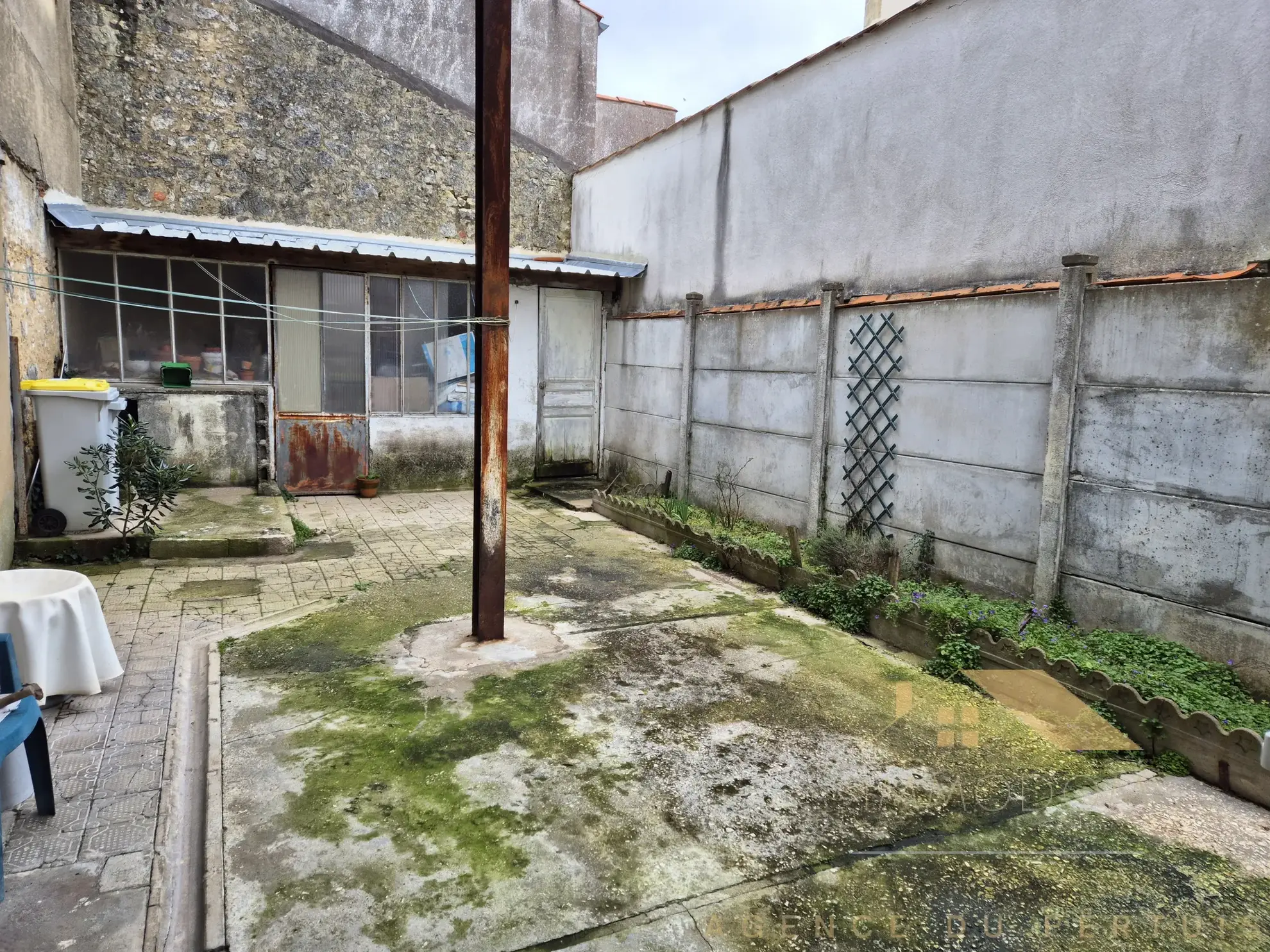 Immeuble d'habitation à vendre en centre-ville de Fouras, idéal investisseur ou famille 