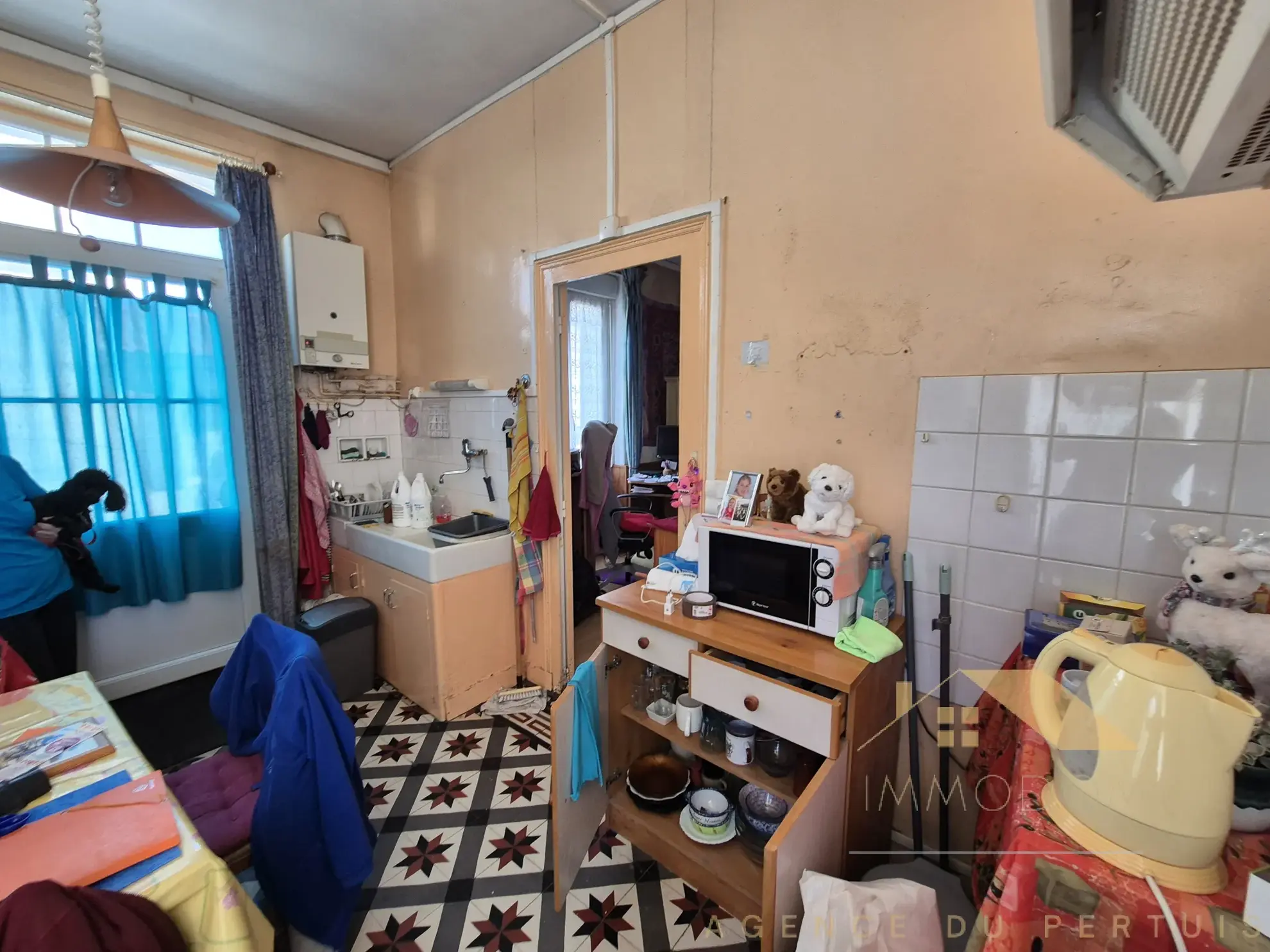 Immeuble d'habitation à vendre en centre-ville de Fouras, idéal investisseur ou famille 