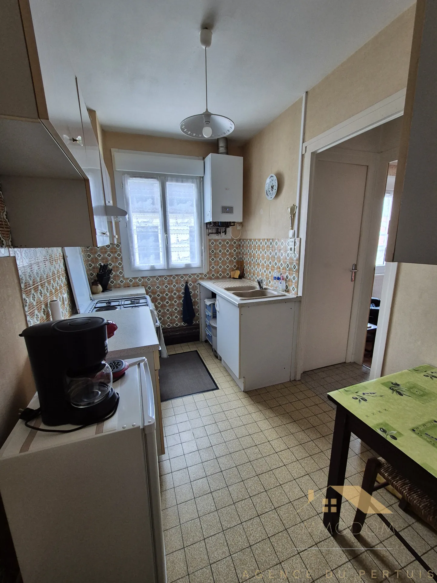 Immeuble d'habitation à vendre en centre-ville de Fouras, idéal investisseur ou famille 