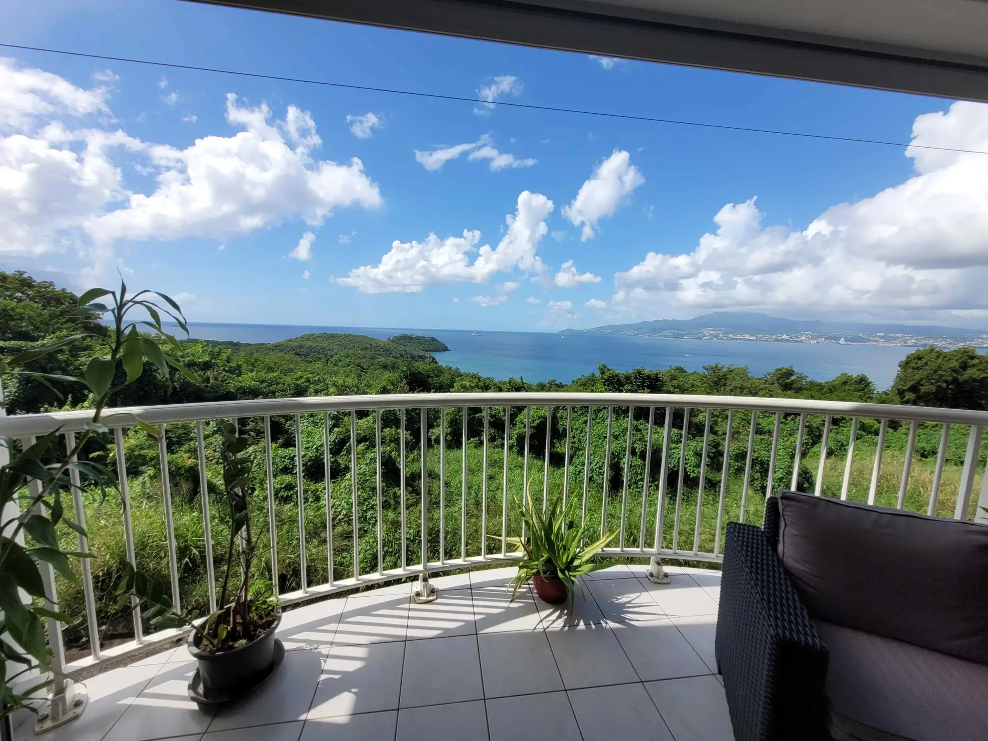 Appartement F3 à vendre avec vue mer aux Trois-Îlets 